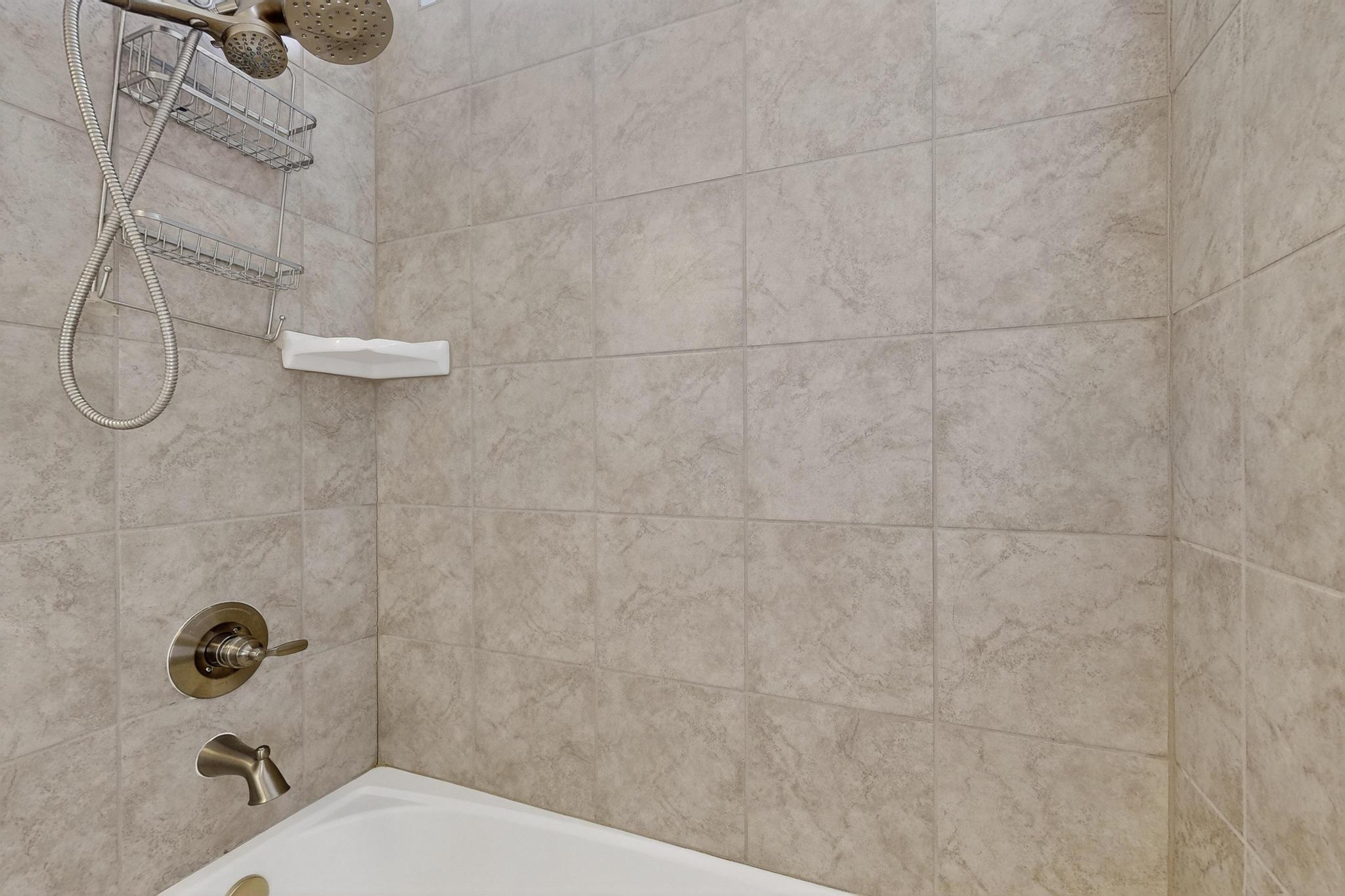 2634 Camino Plata Loop NE