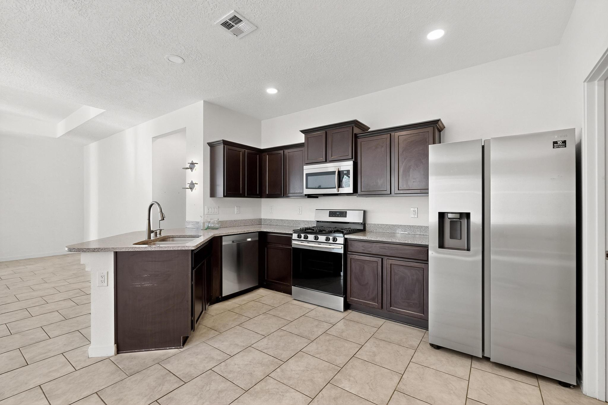 2634 Camino Plata Loop NE