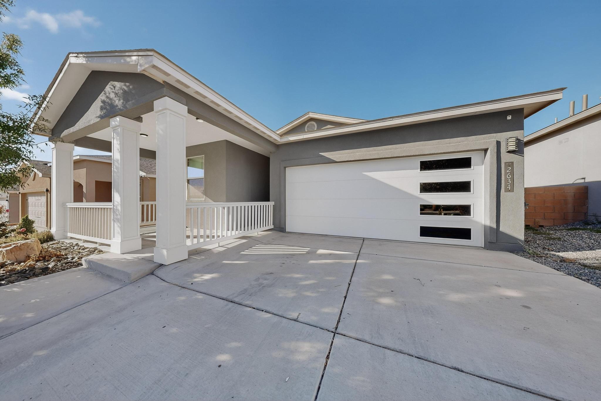 2634 Camino Plata Loop NE