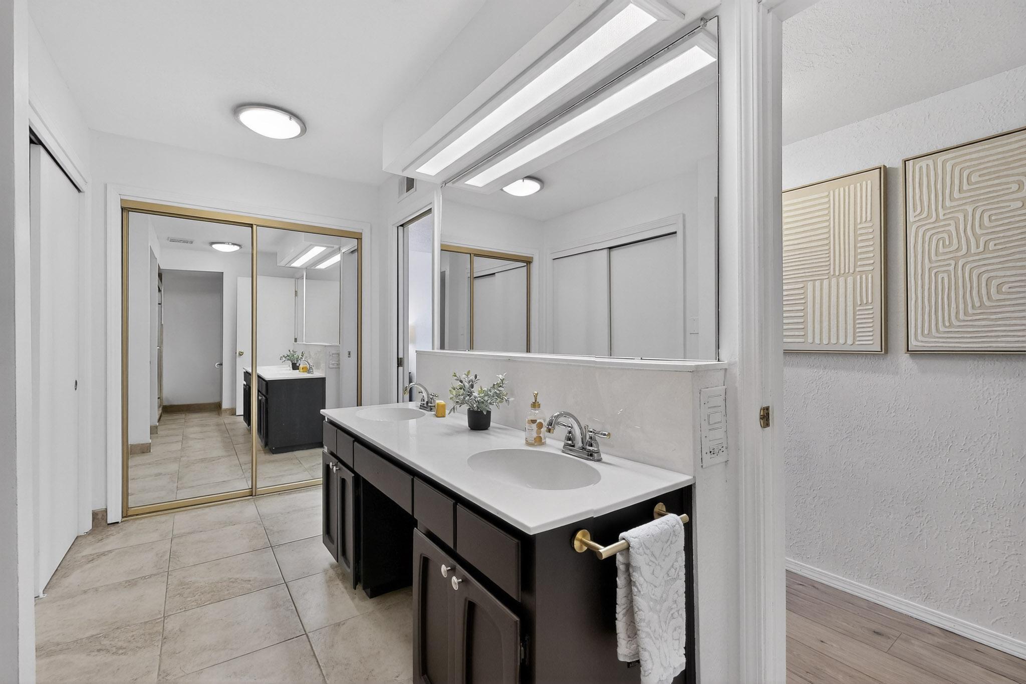 5175 Glenwood Pointe Lane NE