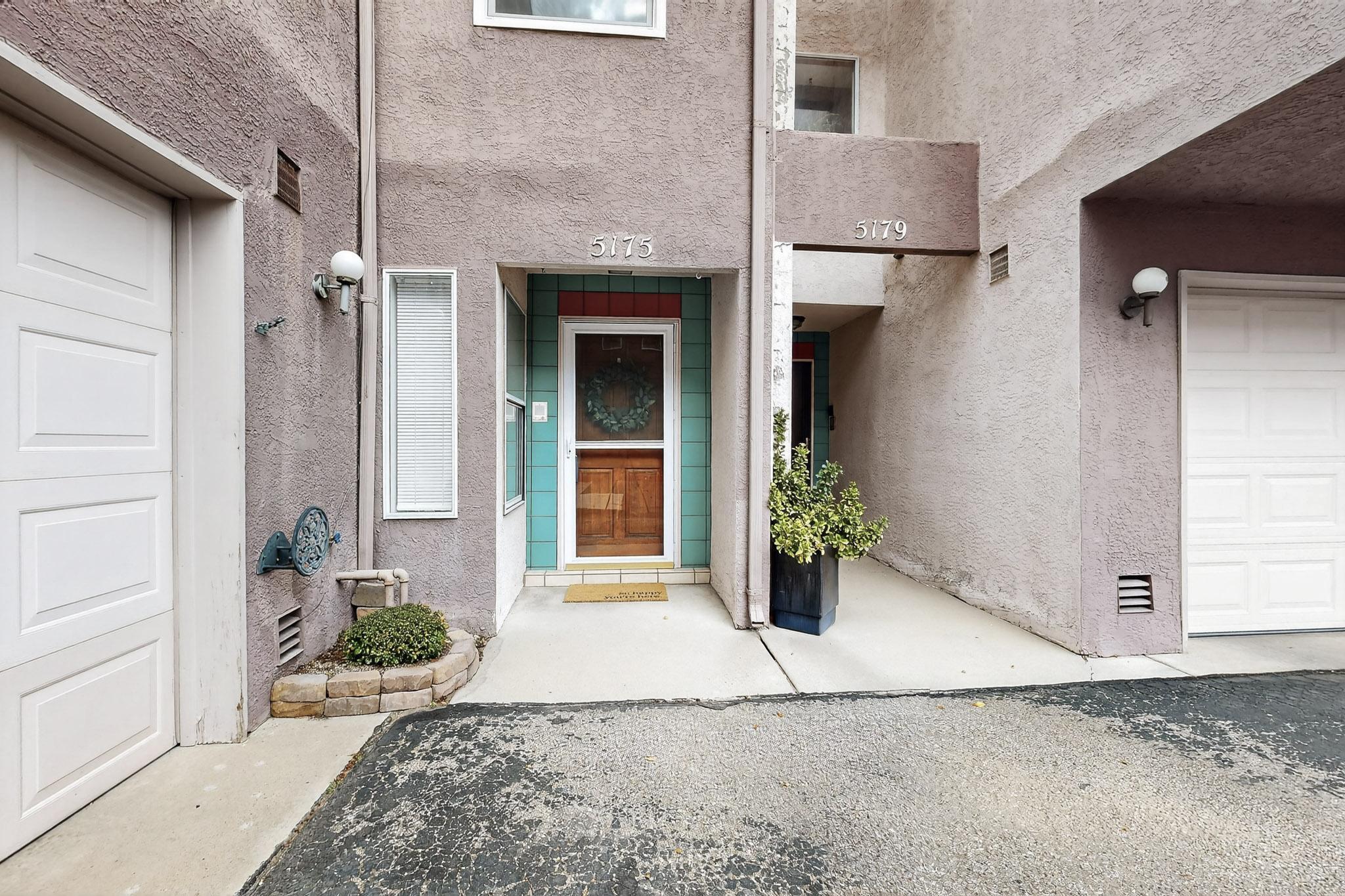 5175 Glenwood Pointe Lane NE