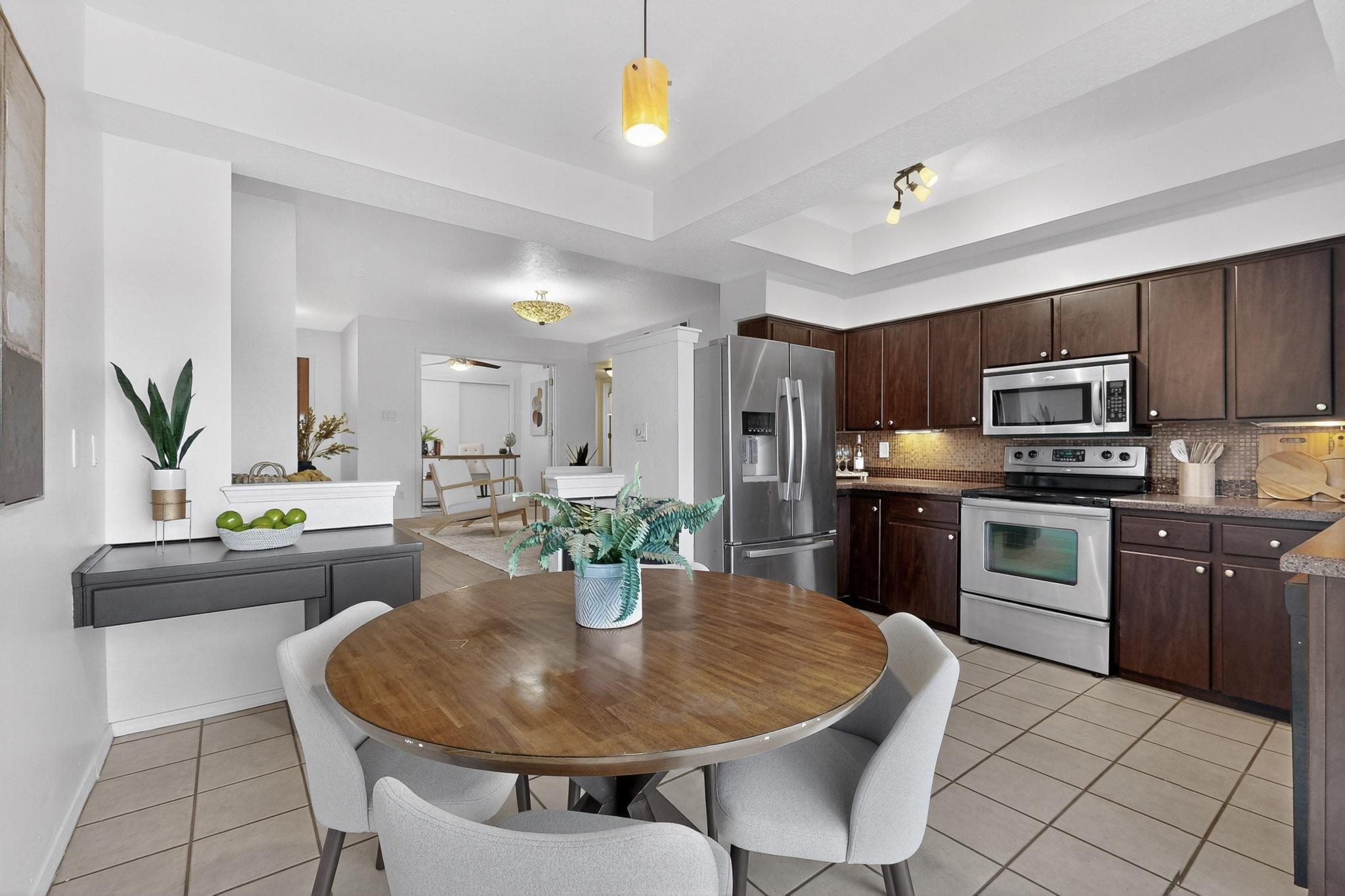 5175 Glenwood Pointe Lane NE