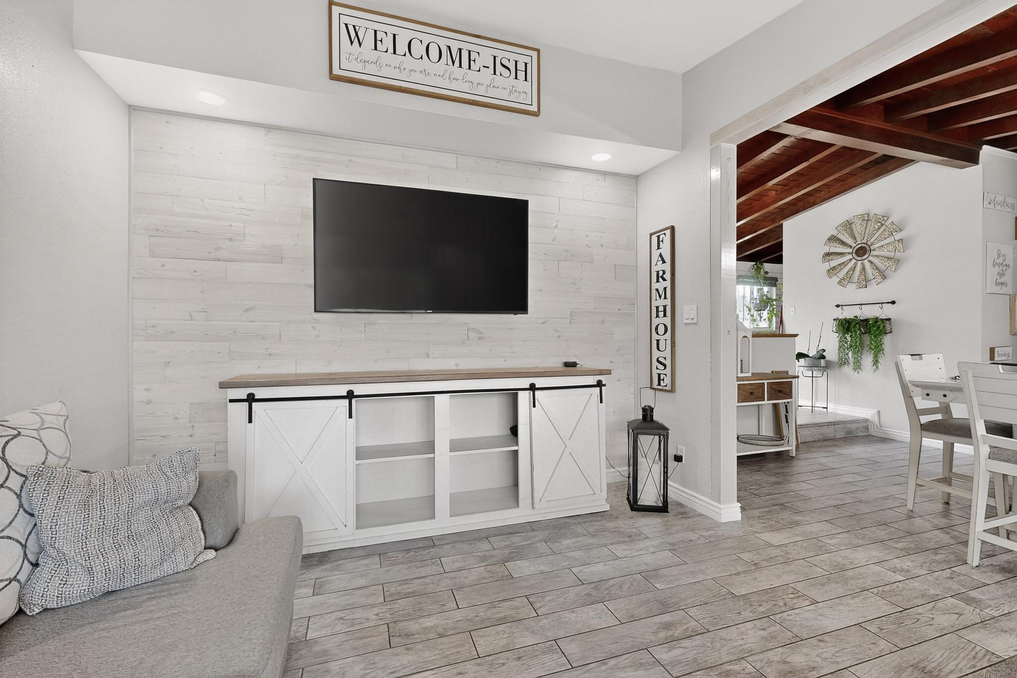 1212 Gretta Street NE