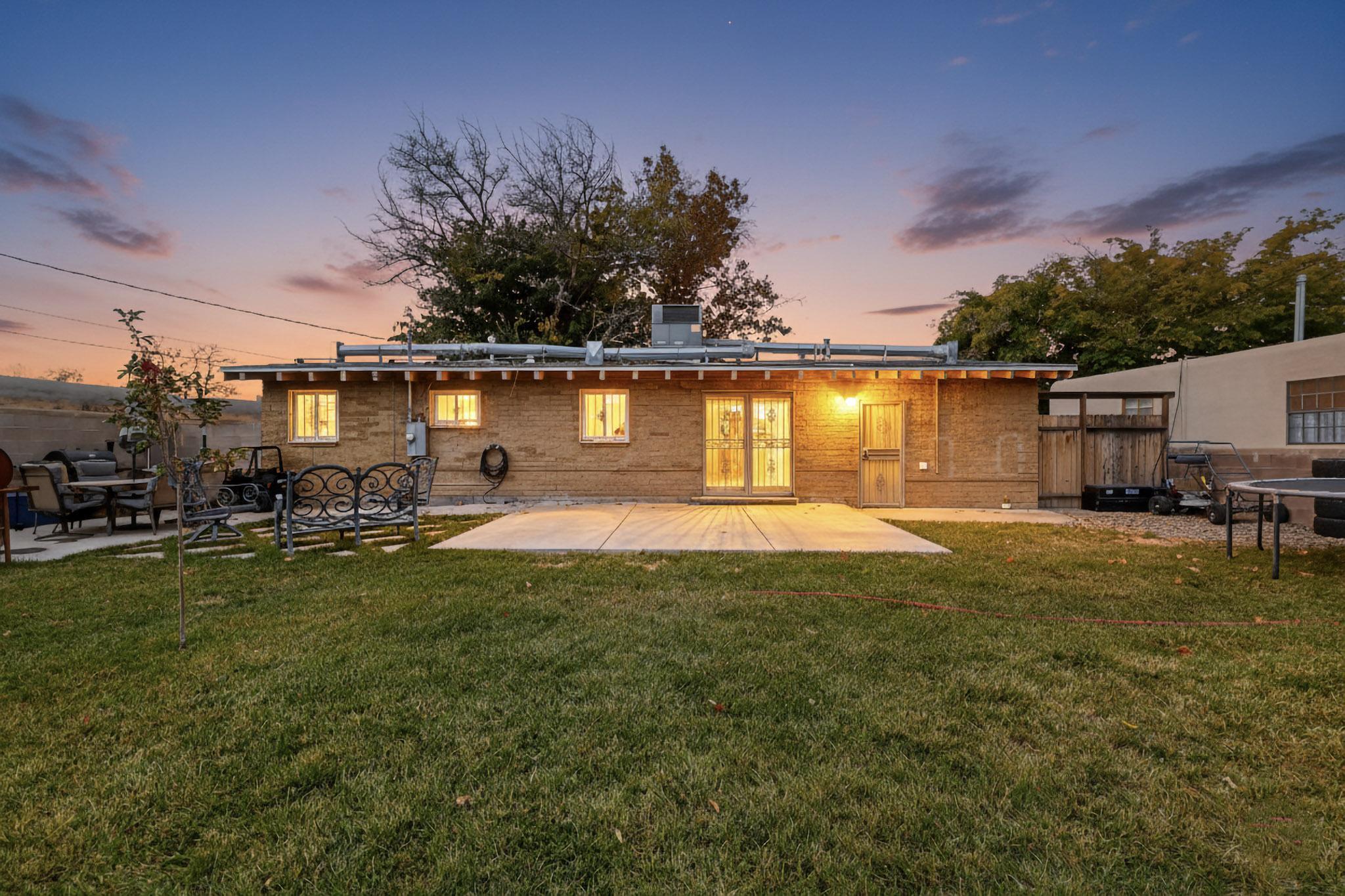 1212 Gretta Street NE