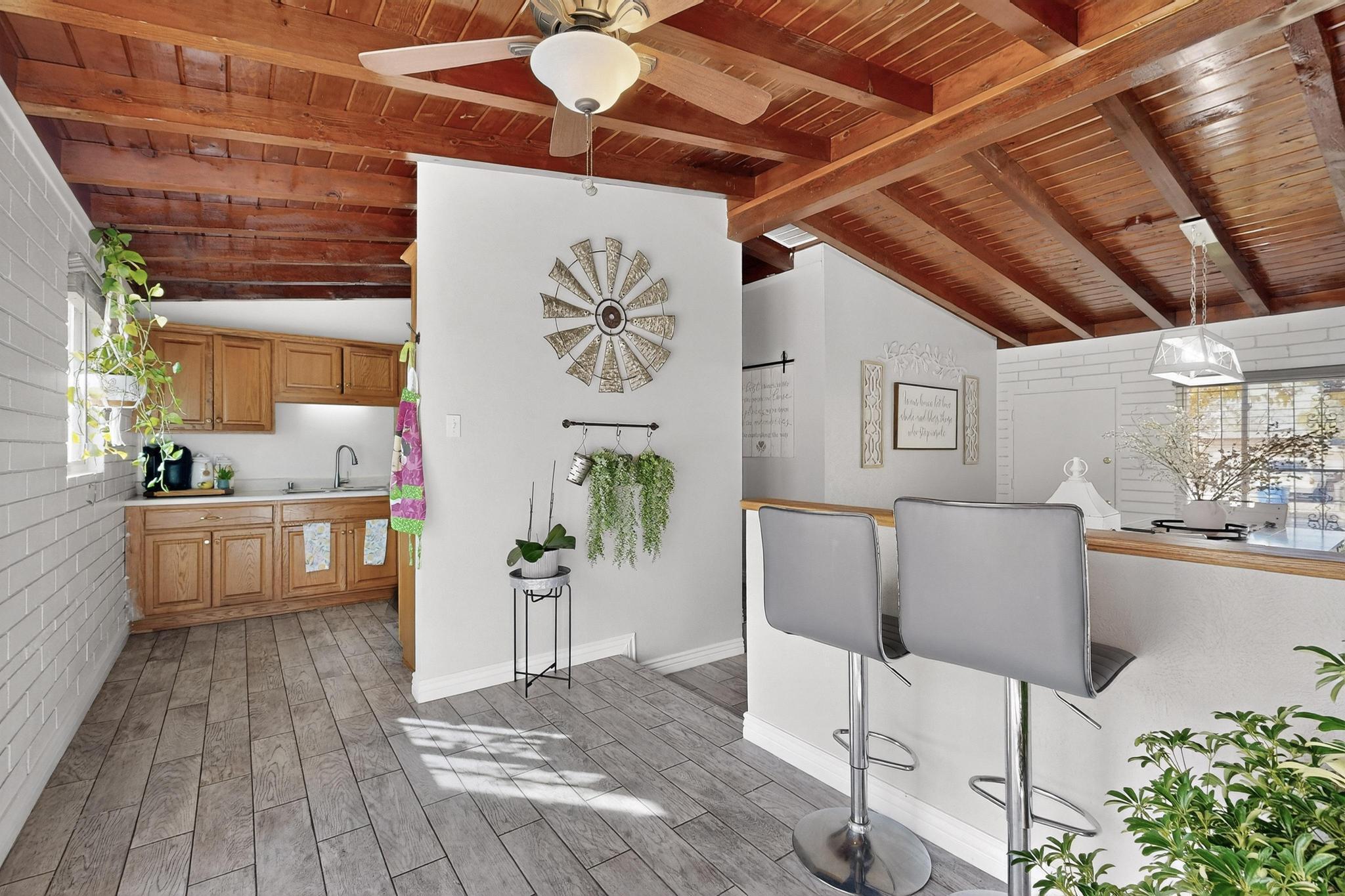 1212 Gretta Street NE