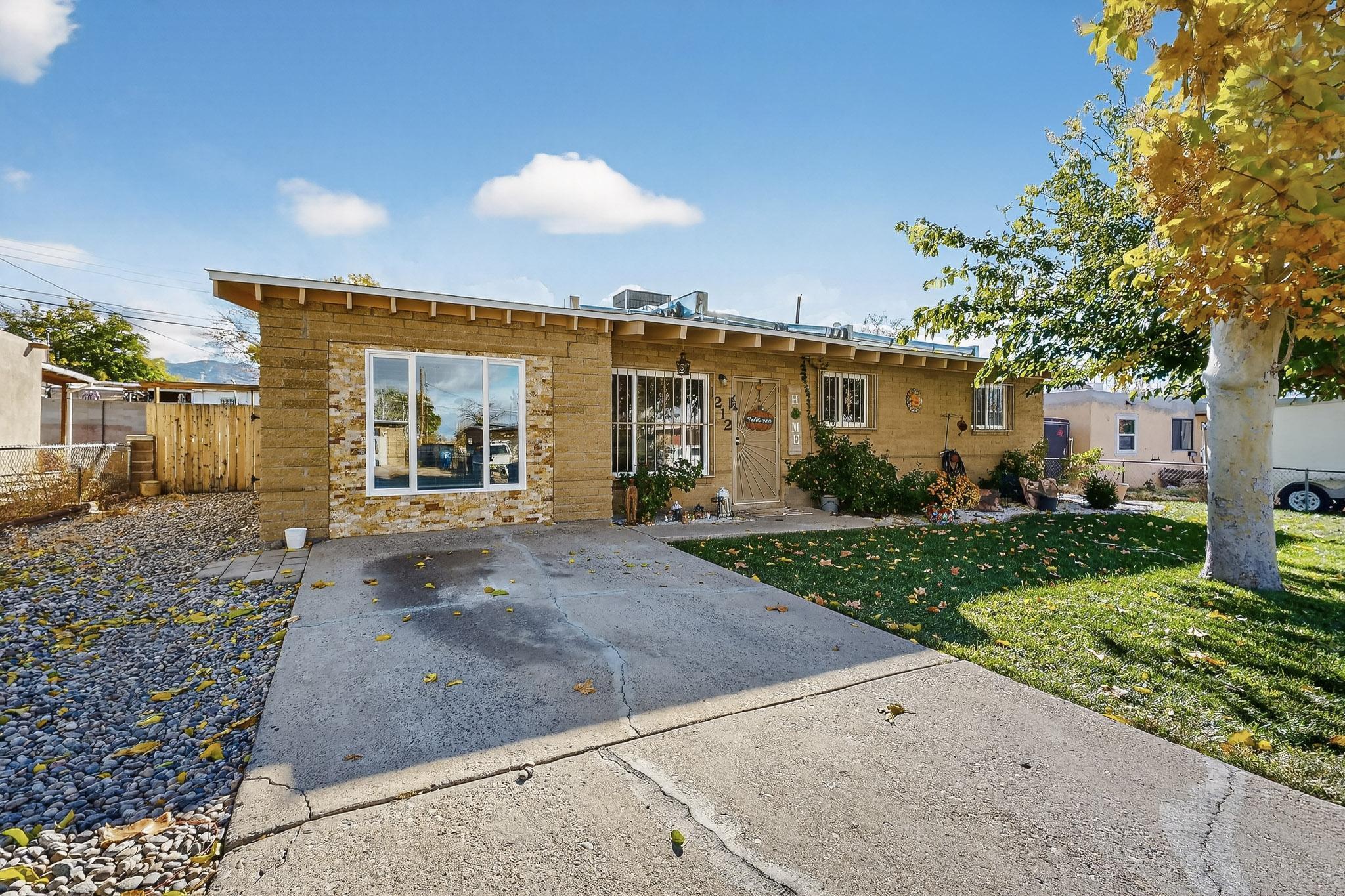 1212 Gretta Street NE