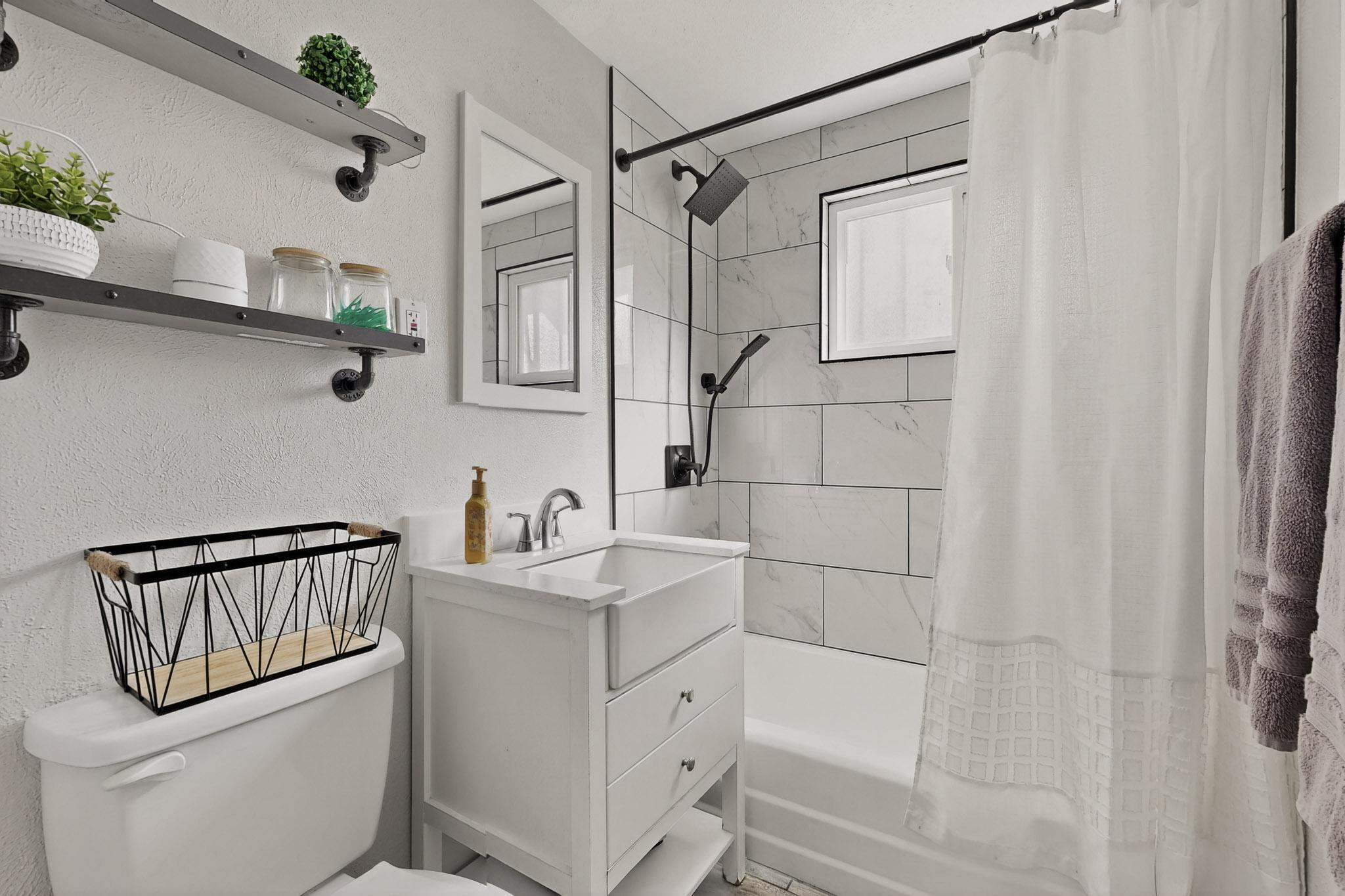 1212 Gretta Street NE