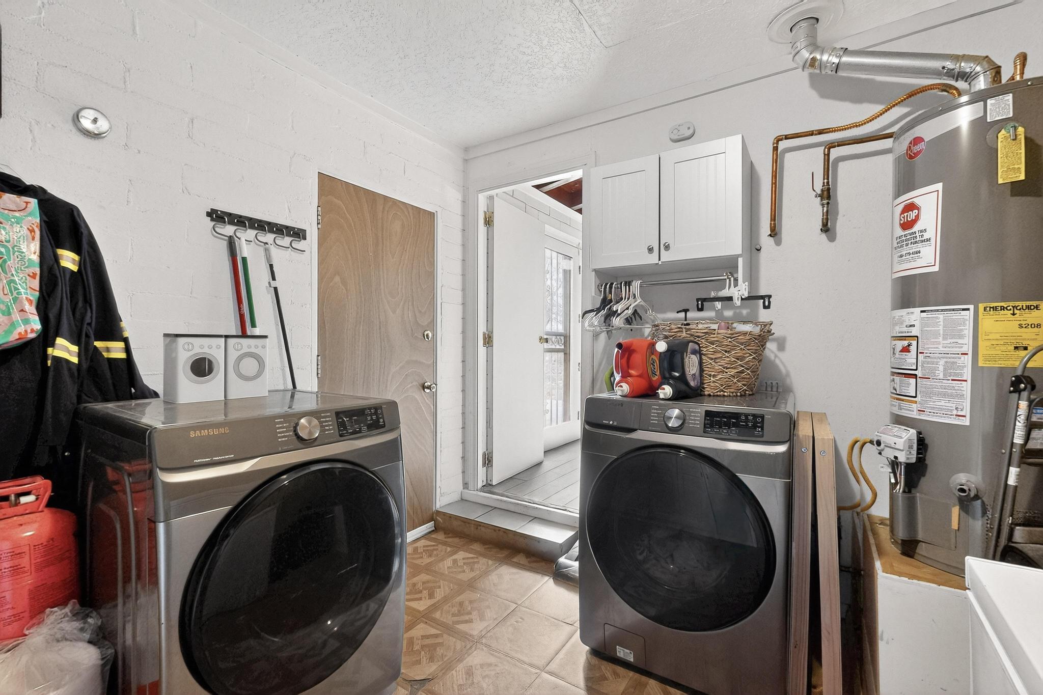 1212 Gretta Street NE