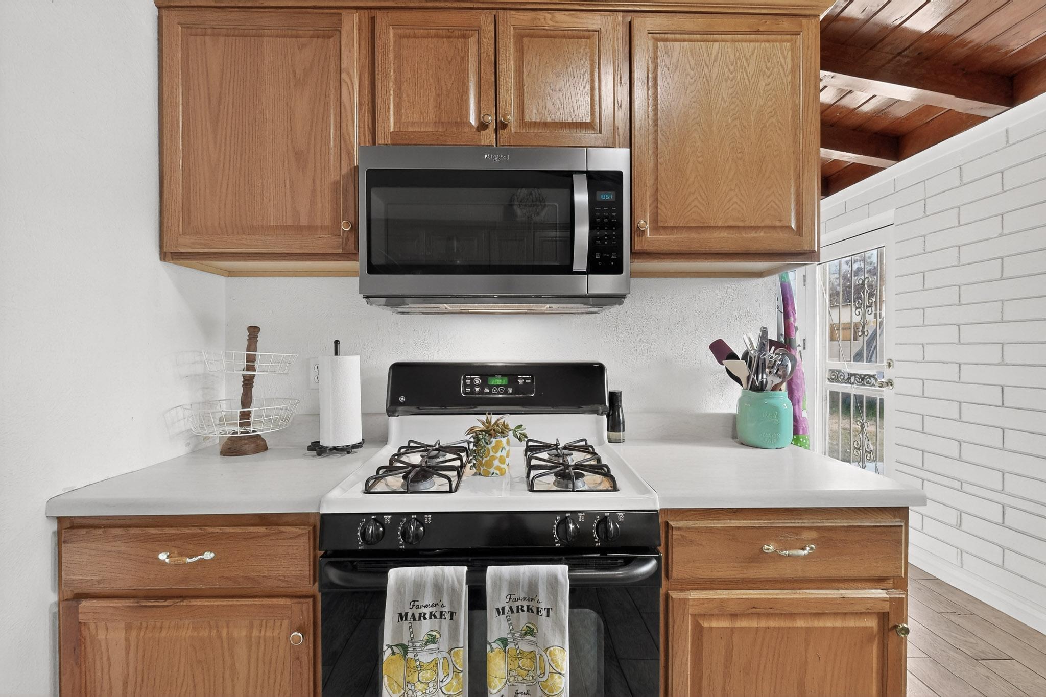 1212 Gretta Street NE