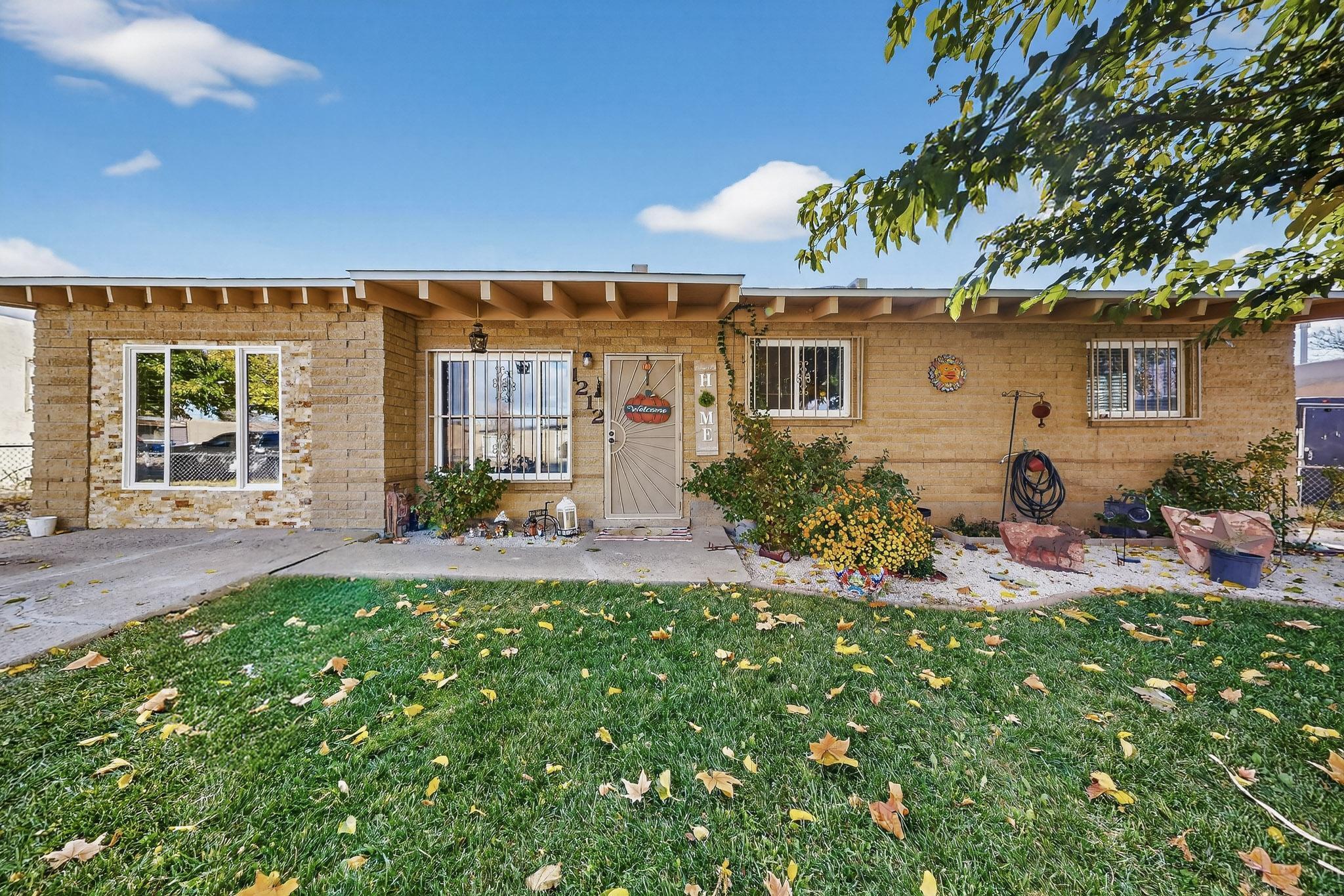 1212 Gretta Street NE