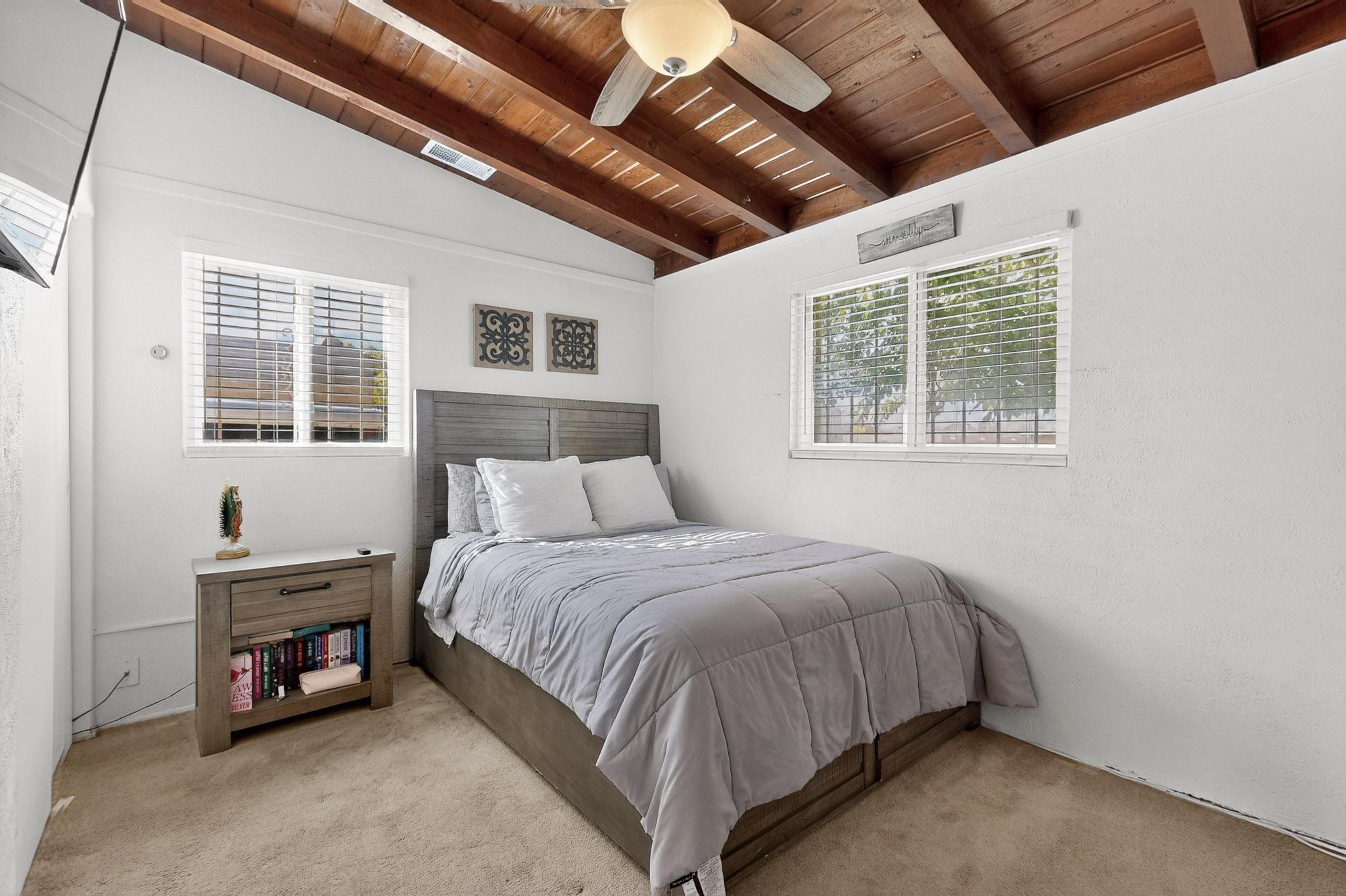 1212 Gretta Street NE