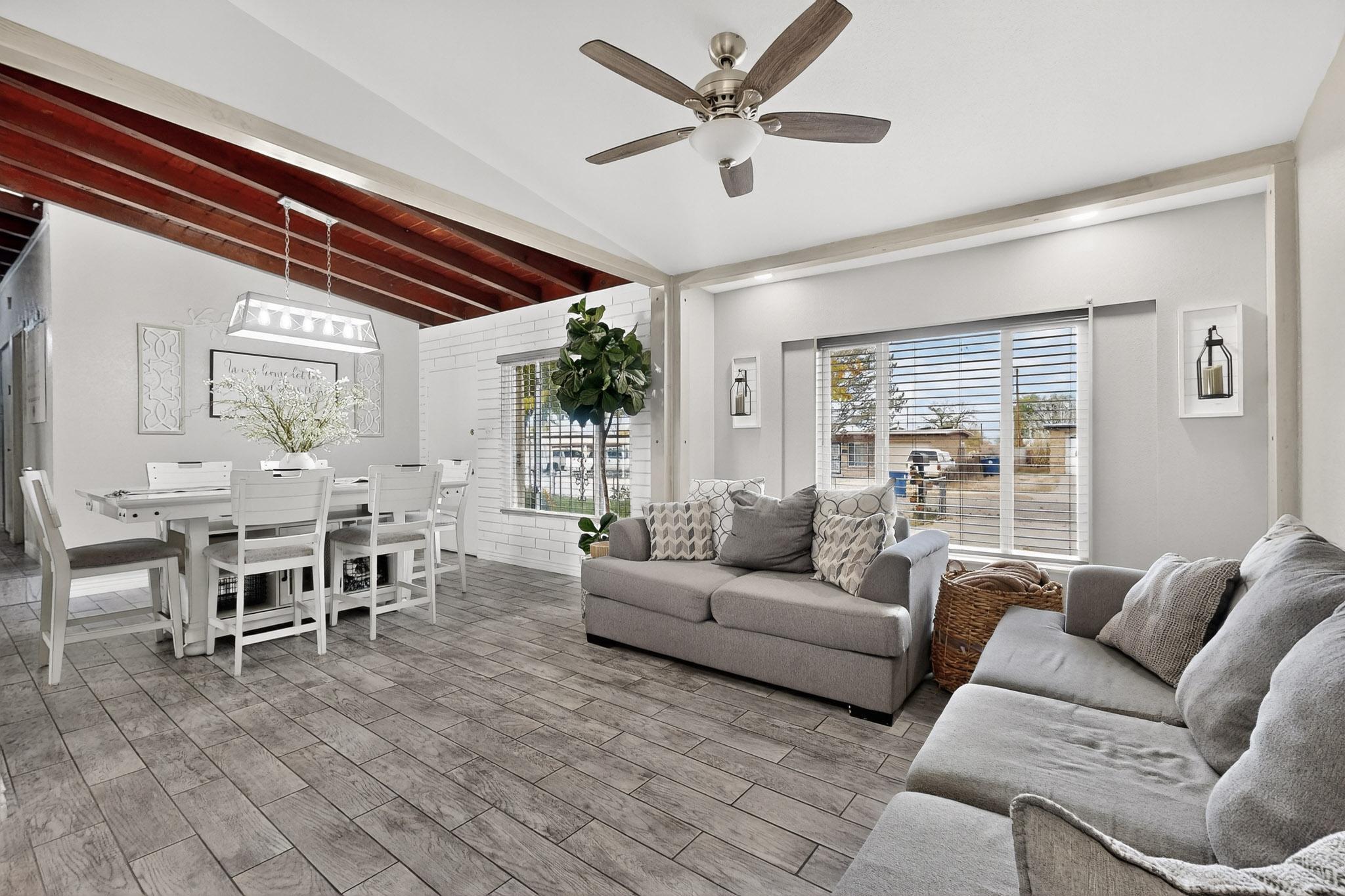 1212 Gretta Street NE