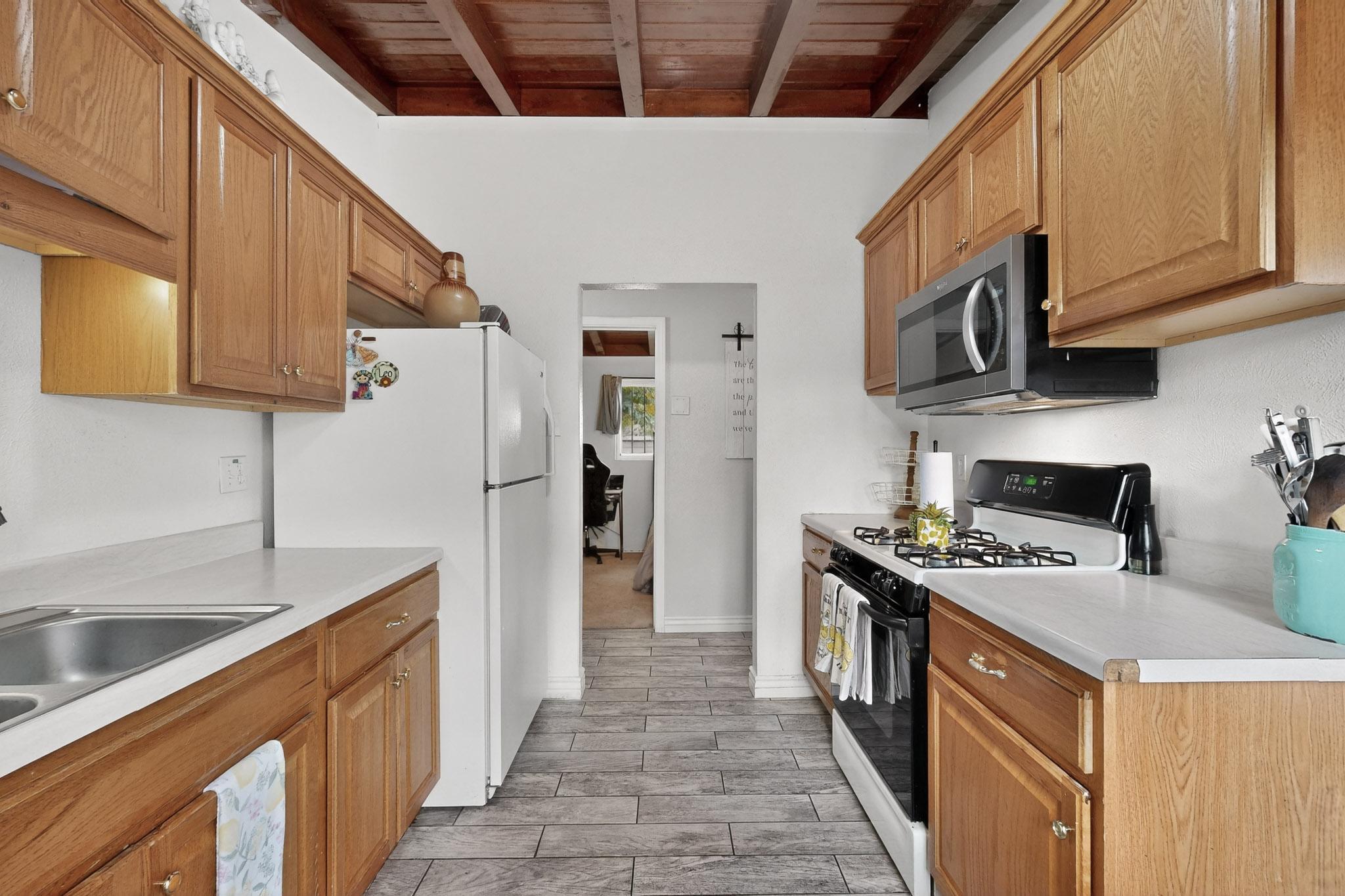 1212 Gretta Street NE