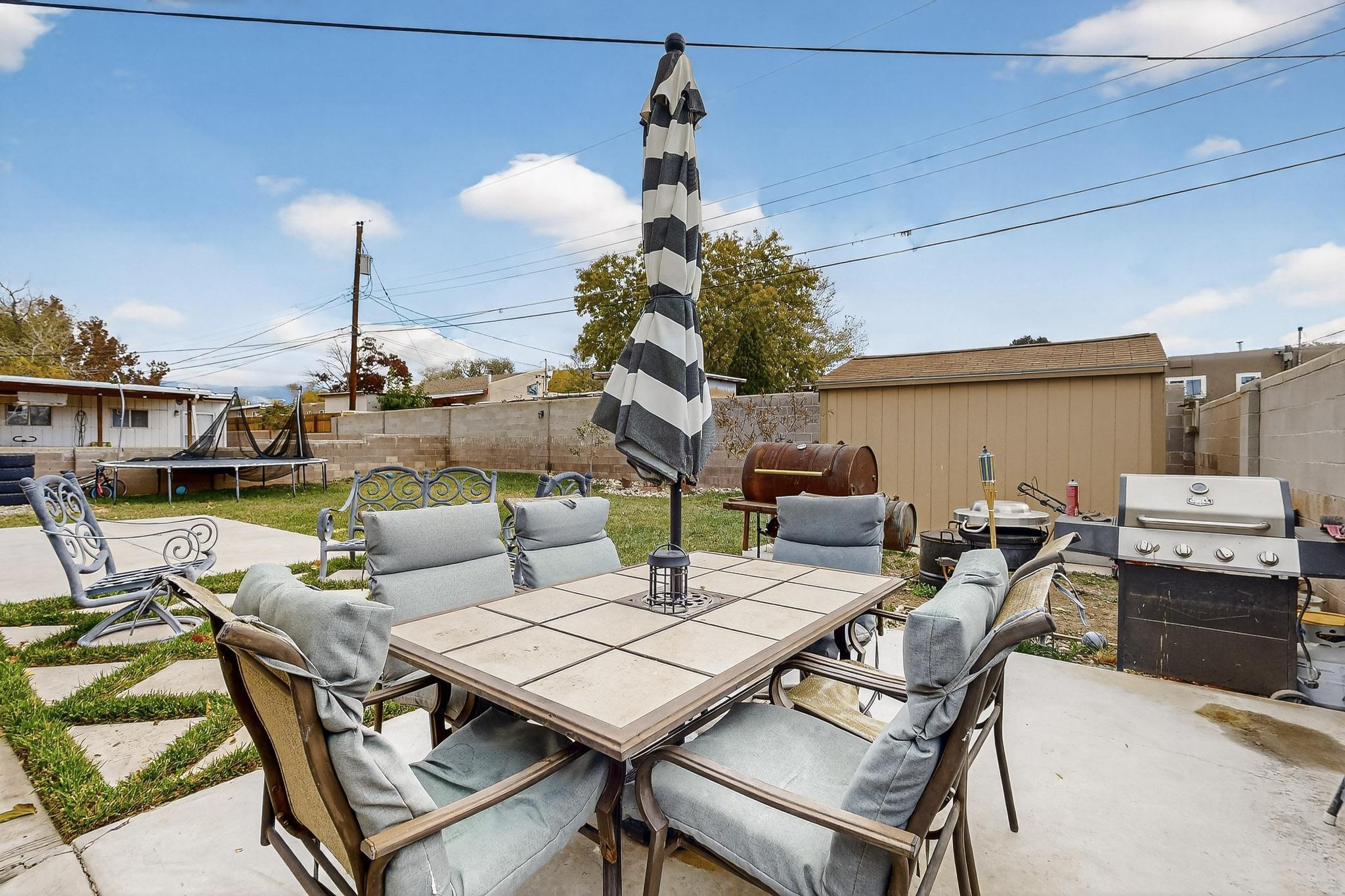 1212 Gretta Street NE