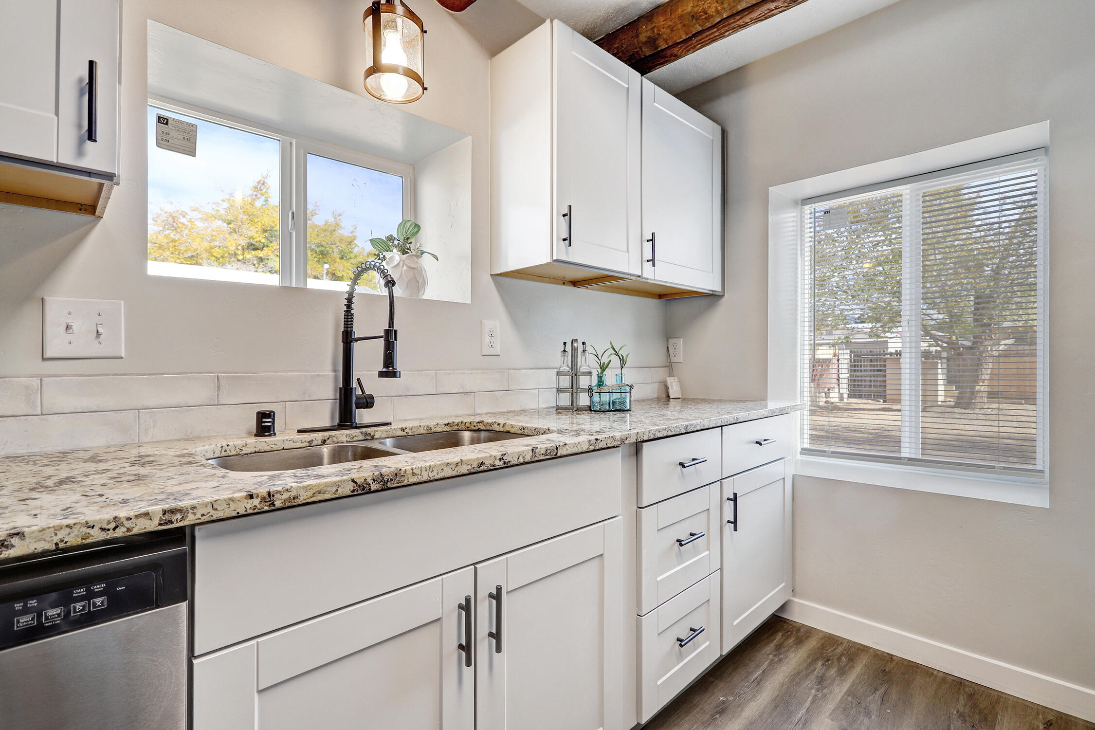 816 Alvarado Drive SE