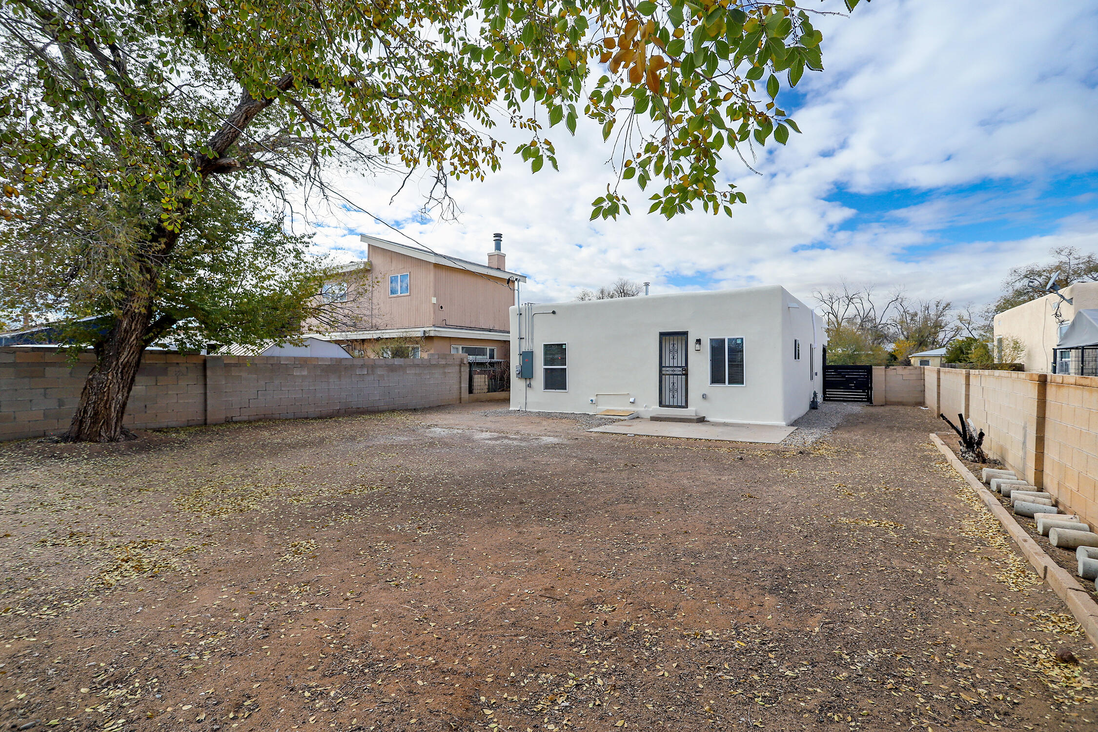 816 Alvarado Drive SE