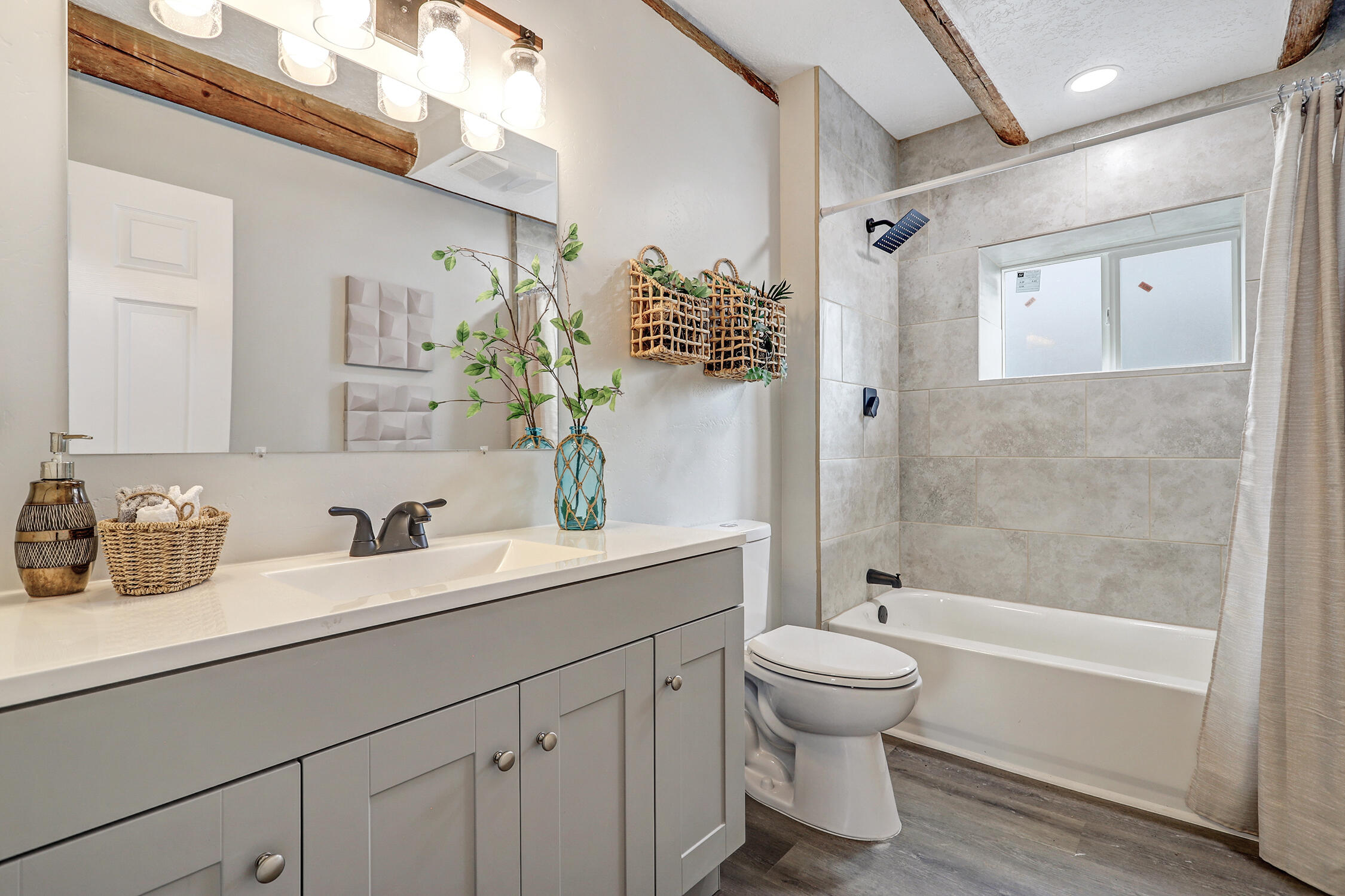 816 Alvarado Drive SE