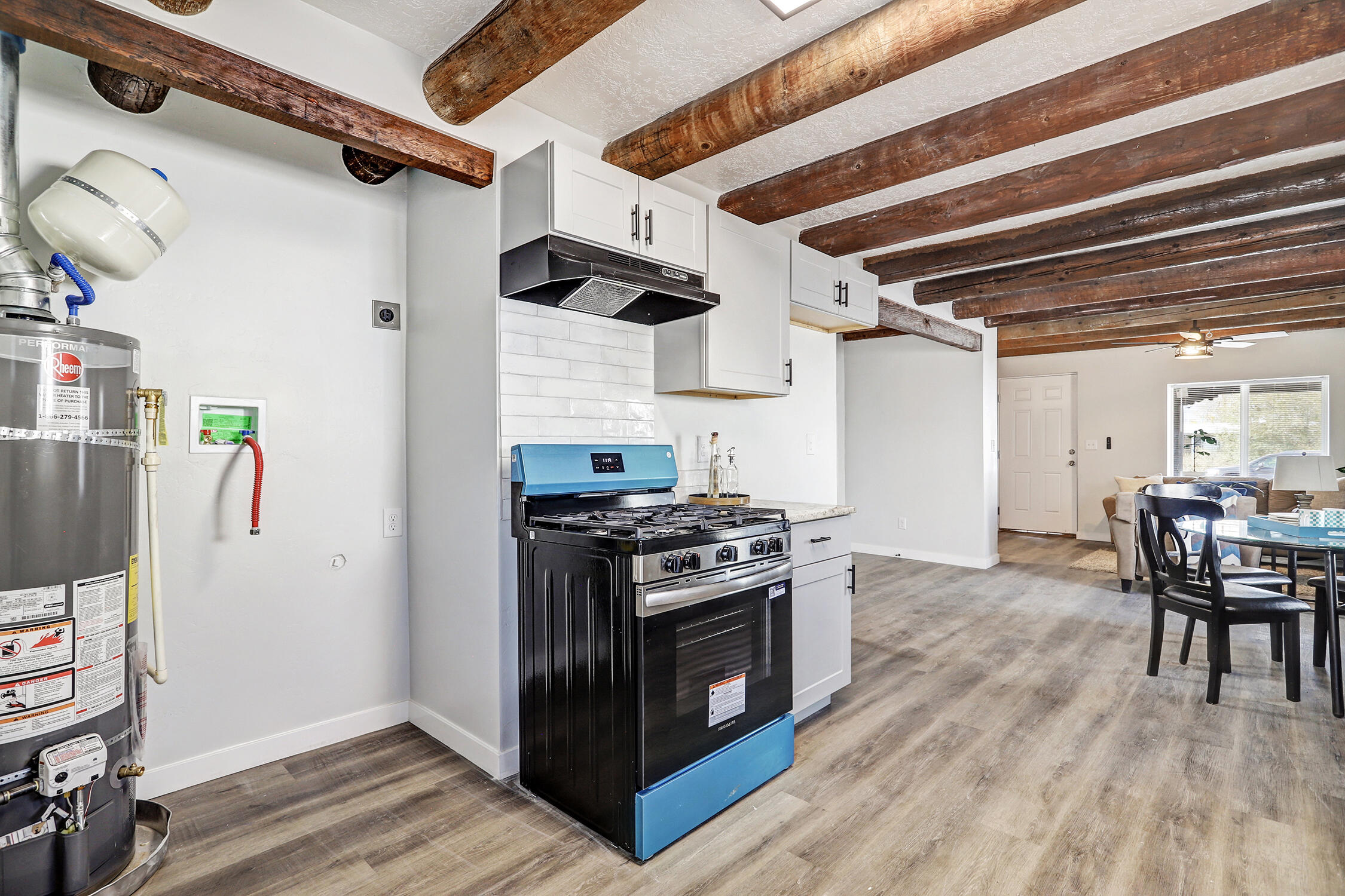 816 Alvarado Drive SE