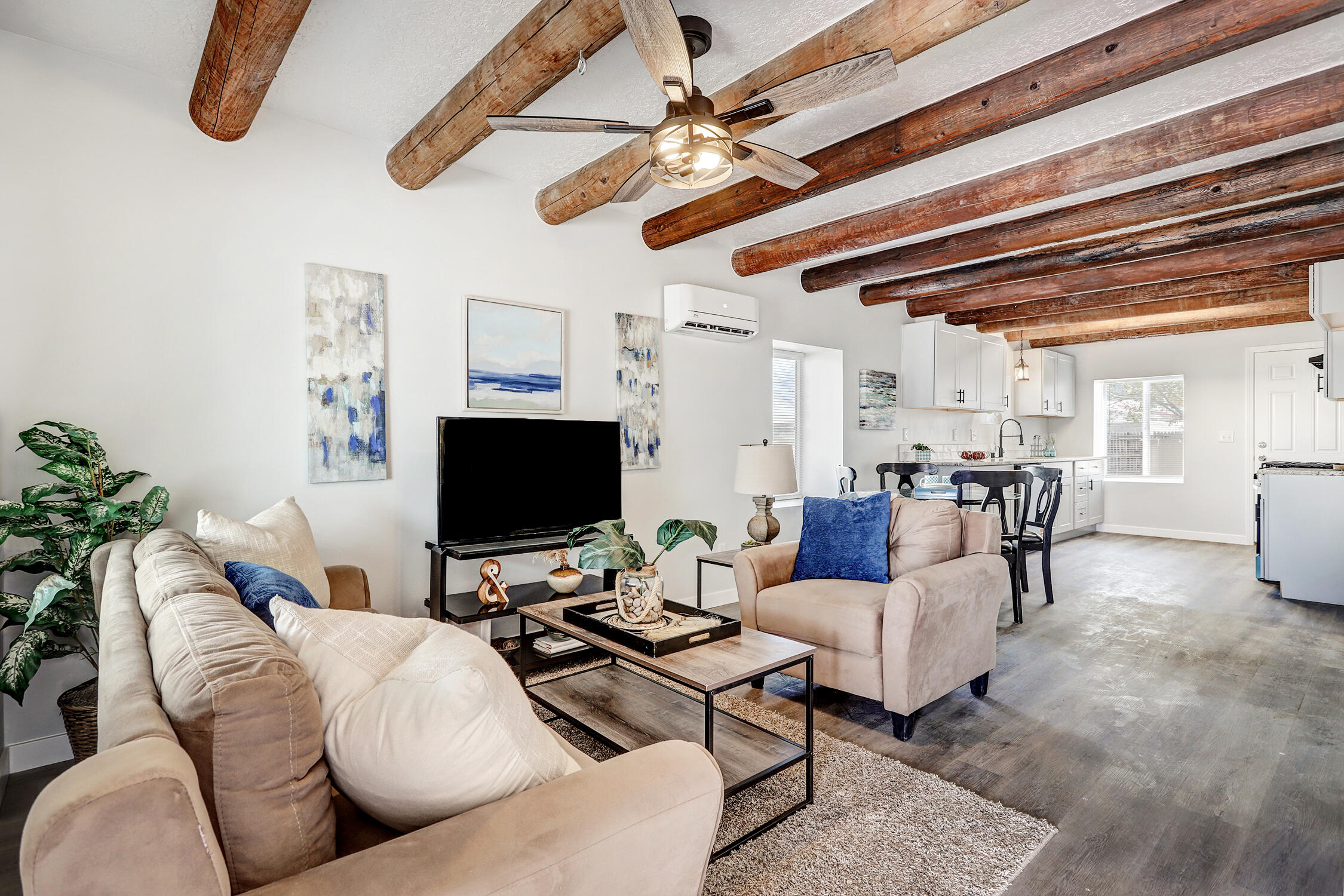 816 Alvarado Drive SE