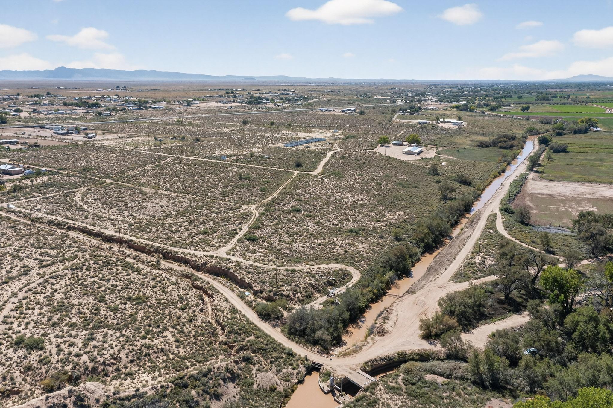 33 acres off Hwy 304