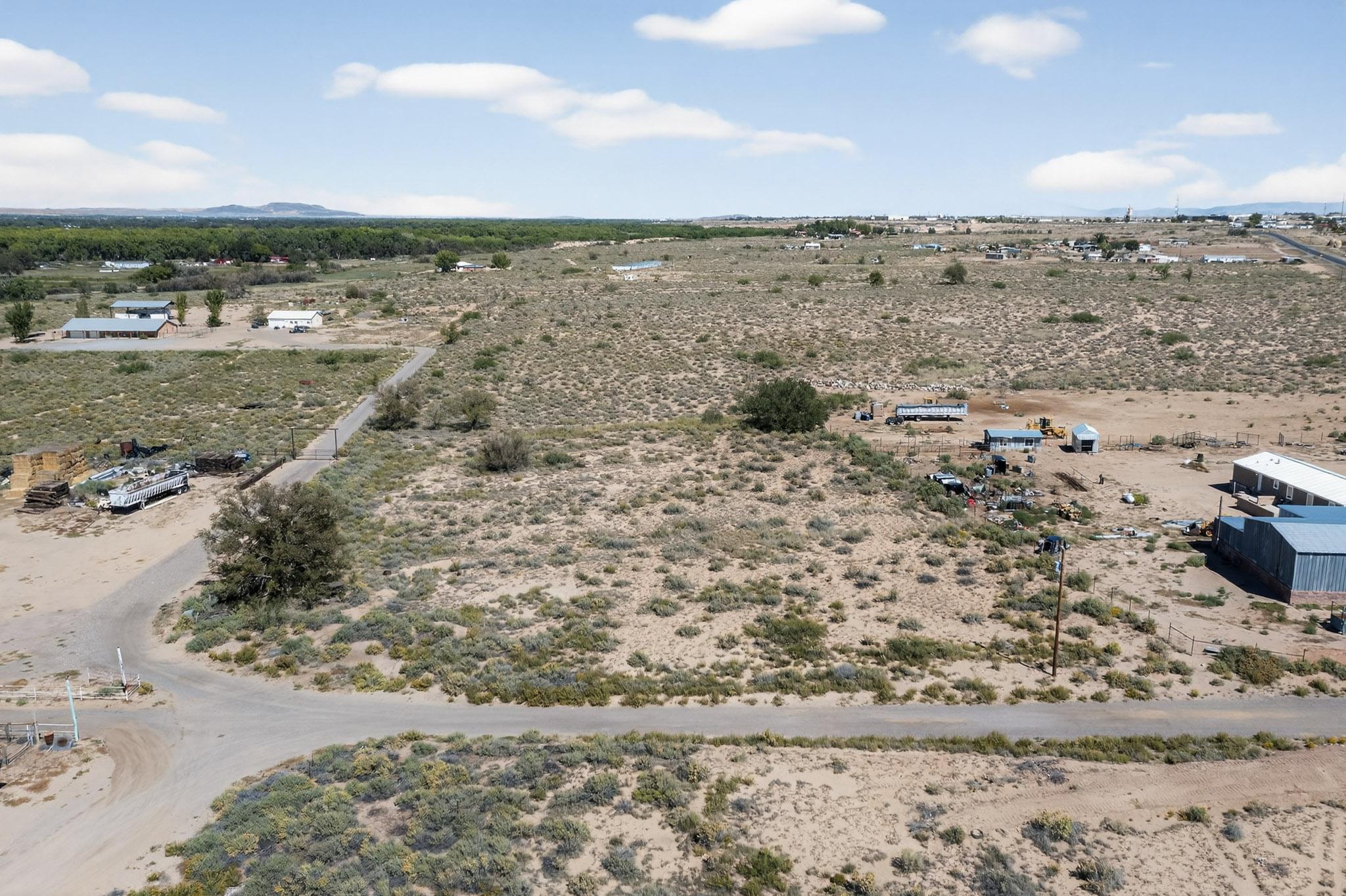 33 acres off Hwy 304