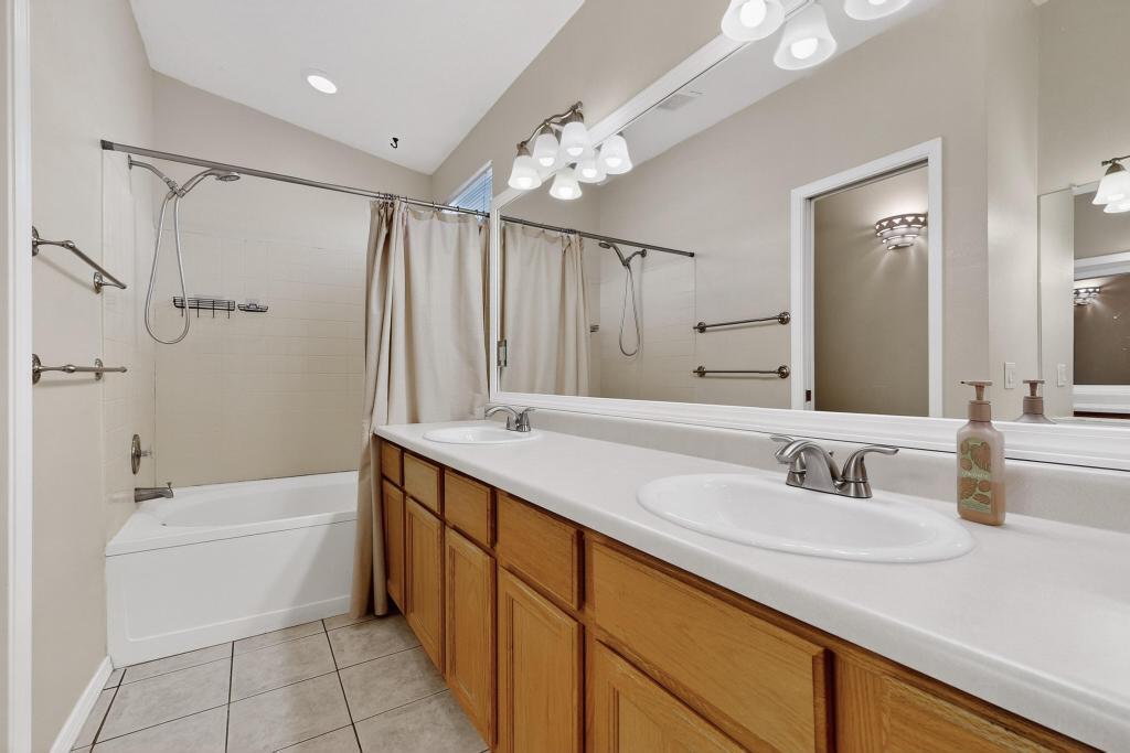 1204 Diamond Place SW