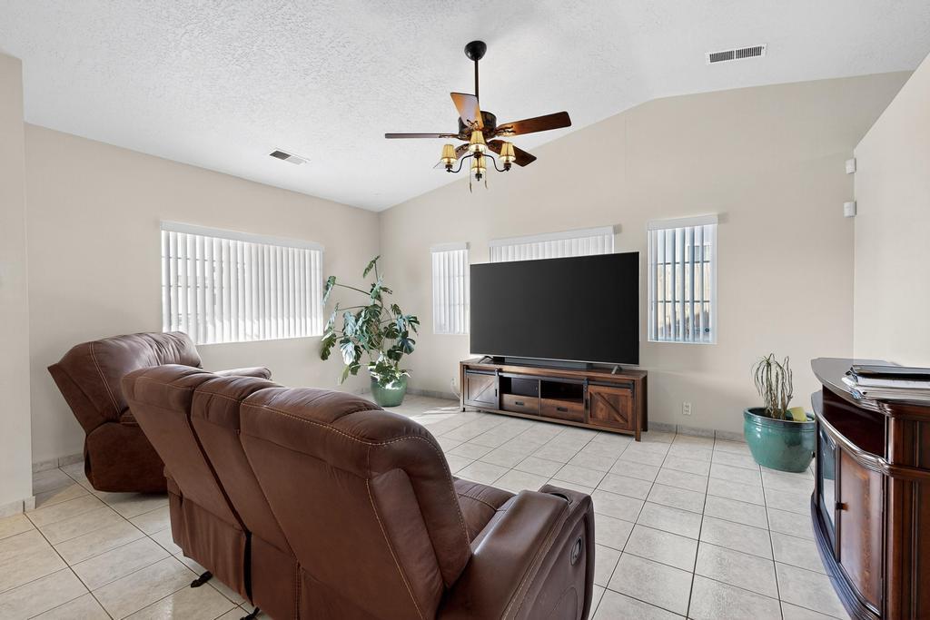 1204 Diamond Place SW