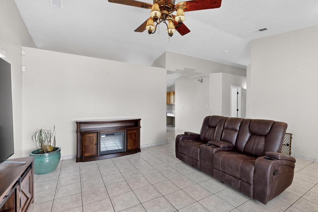 1204 Diamond Place SW