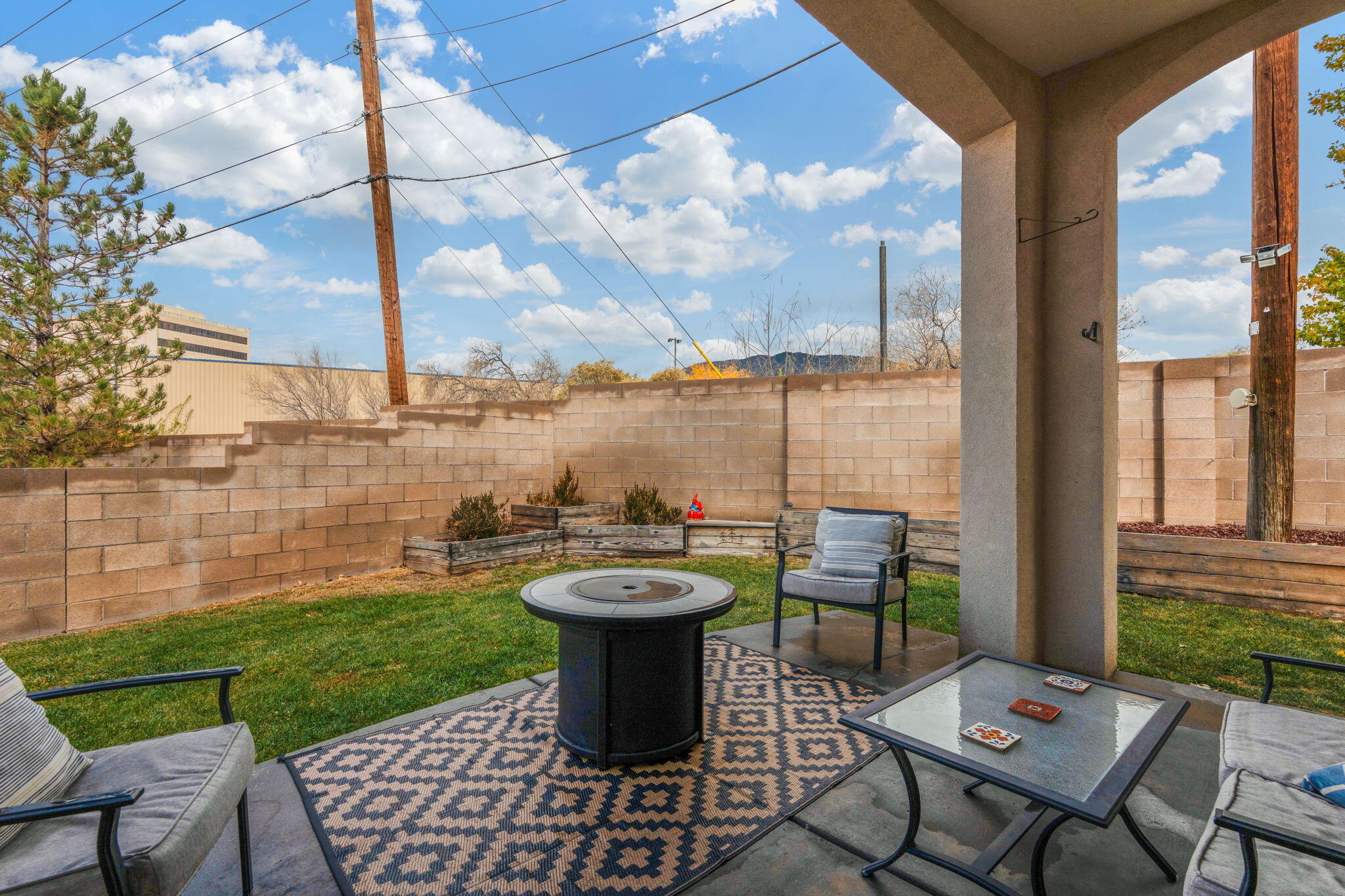 13009 Yarrow Trail NE