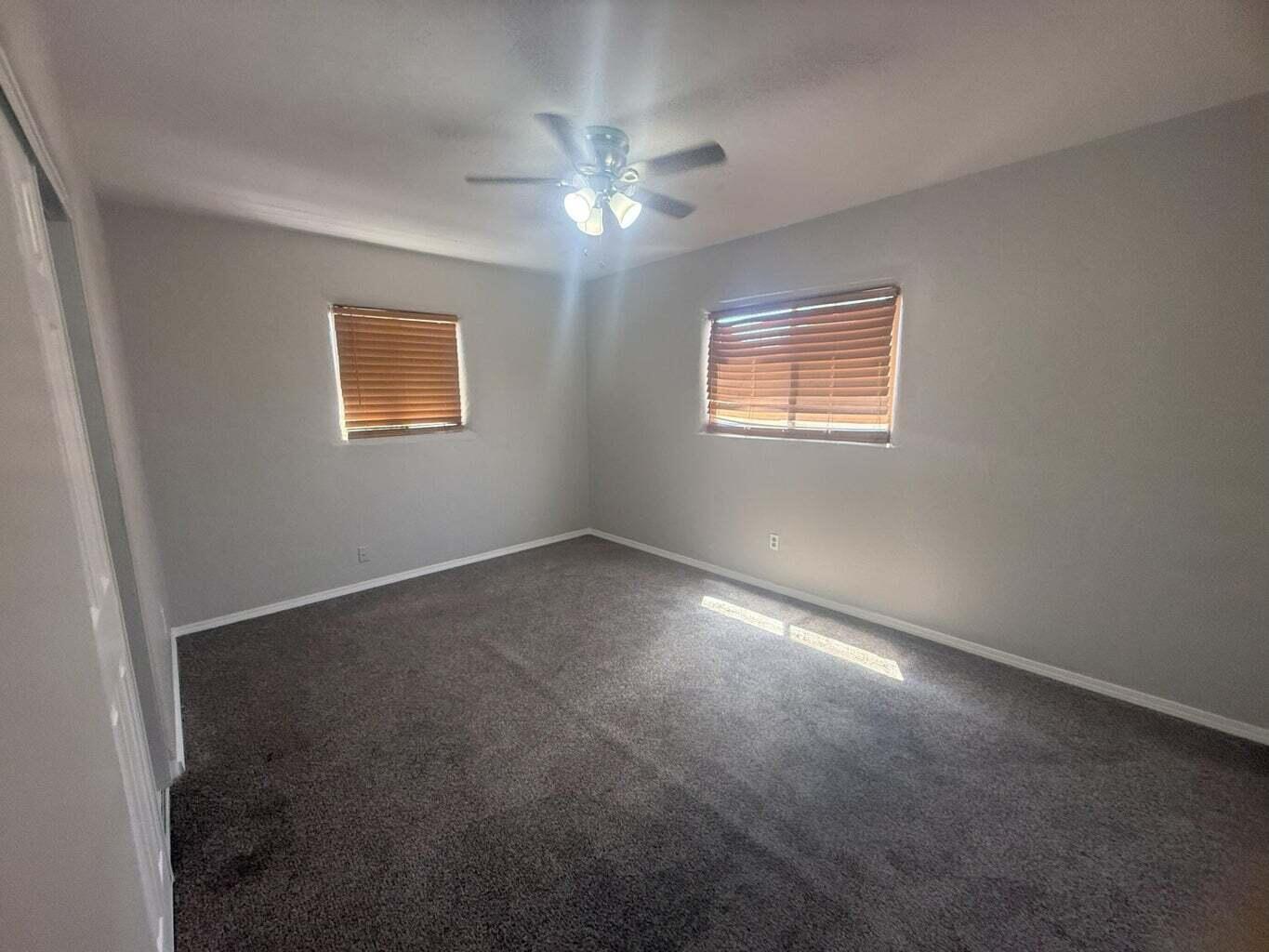 204 Laguayra Drive NE