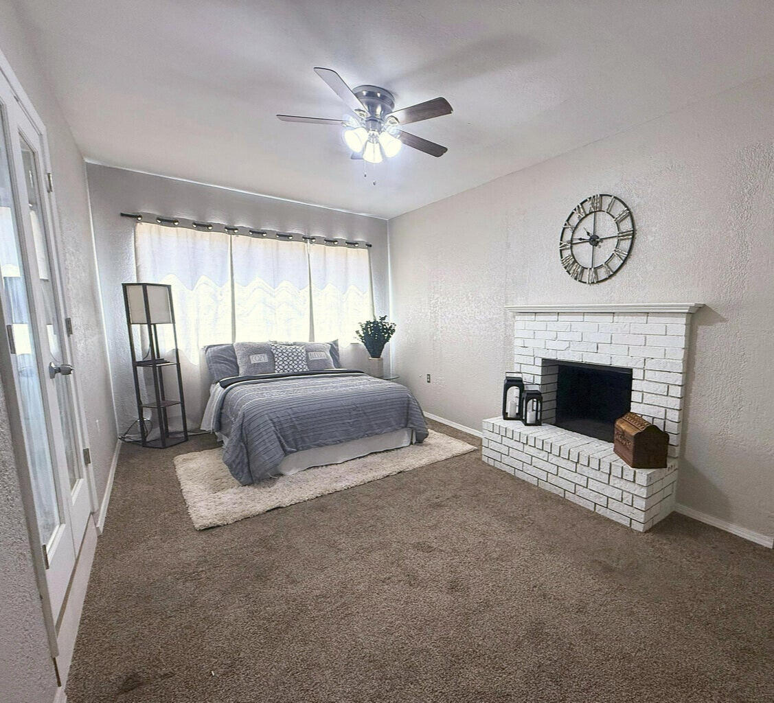 204 Laguayra Drive NE