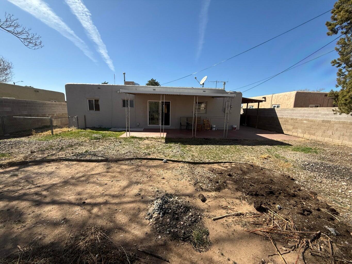 204 Laguayra Drive NE