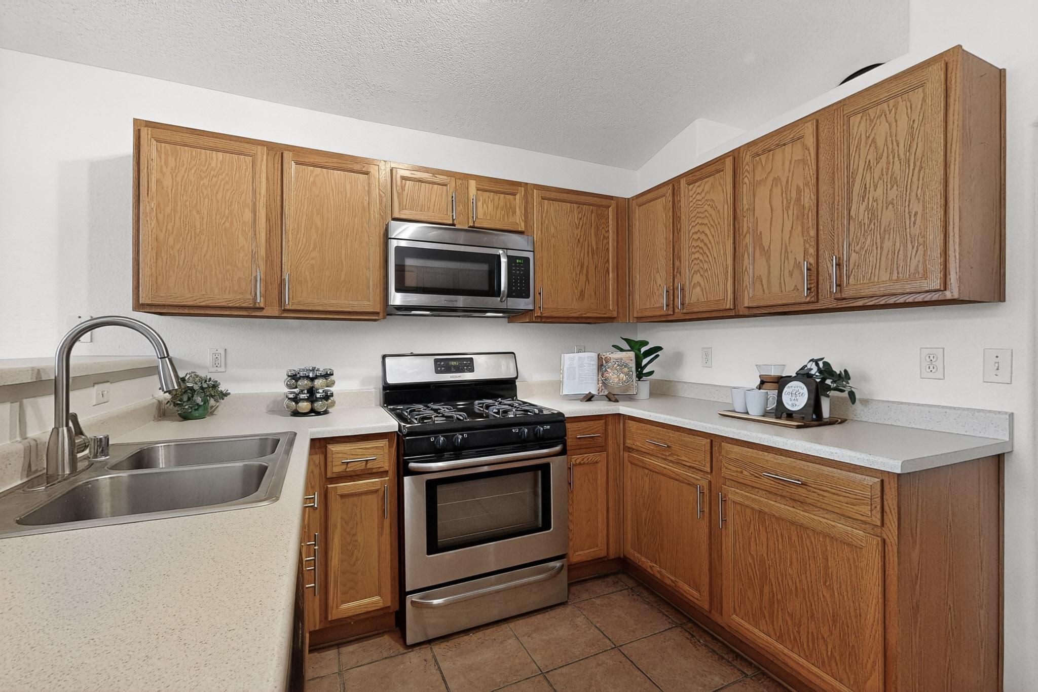 612 Lone River Trail SW