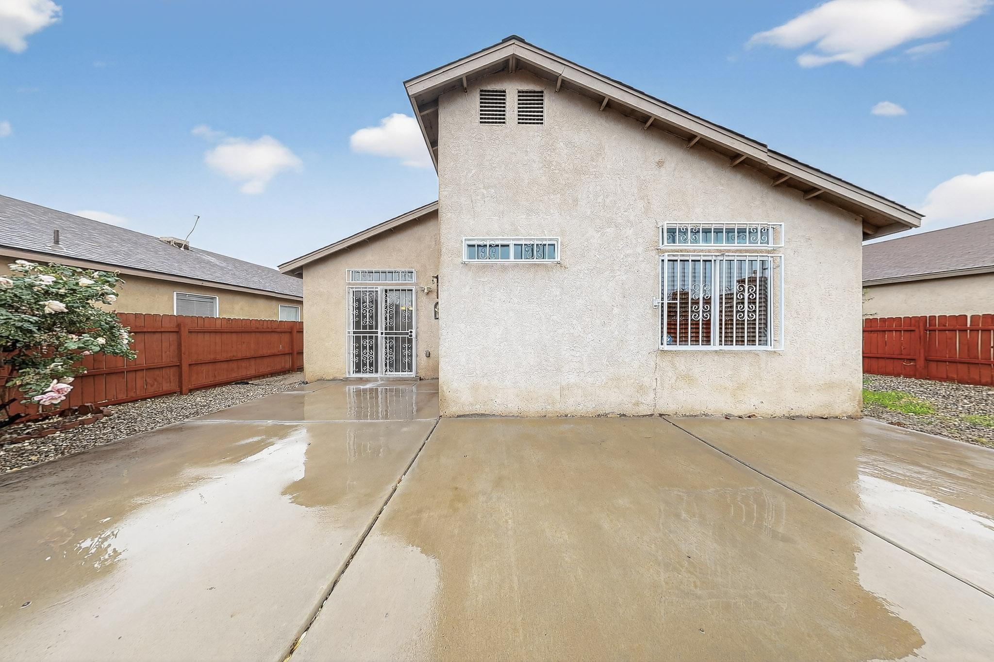 612 Lone River Trail SW