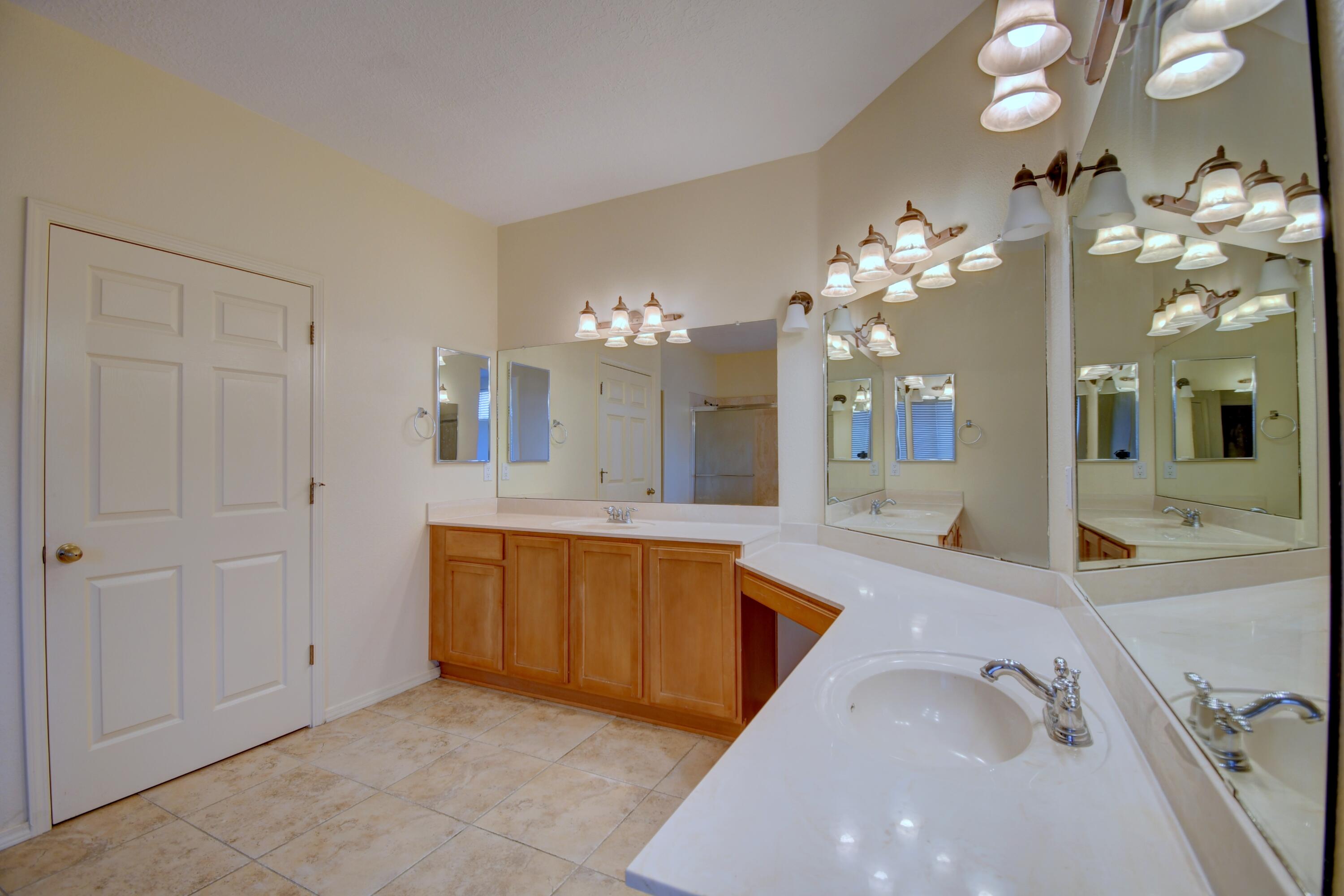 865 Loma Pinon Loop