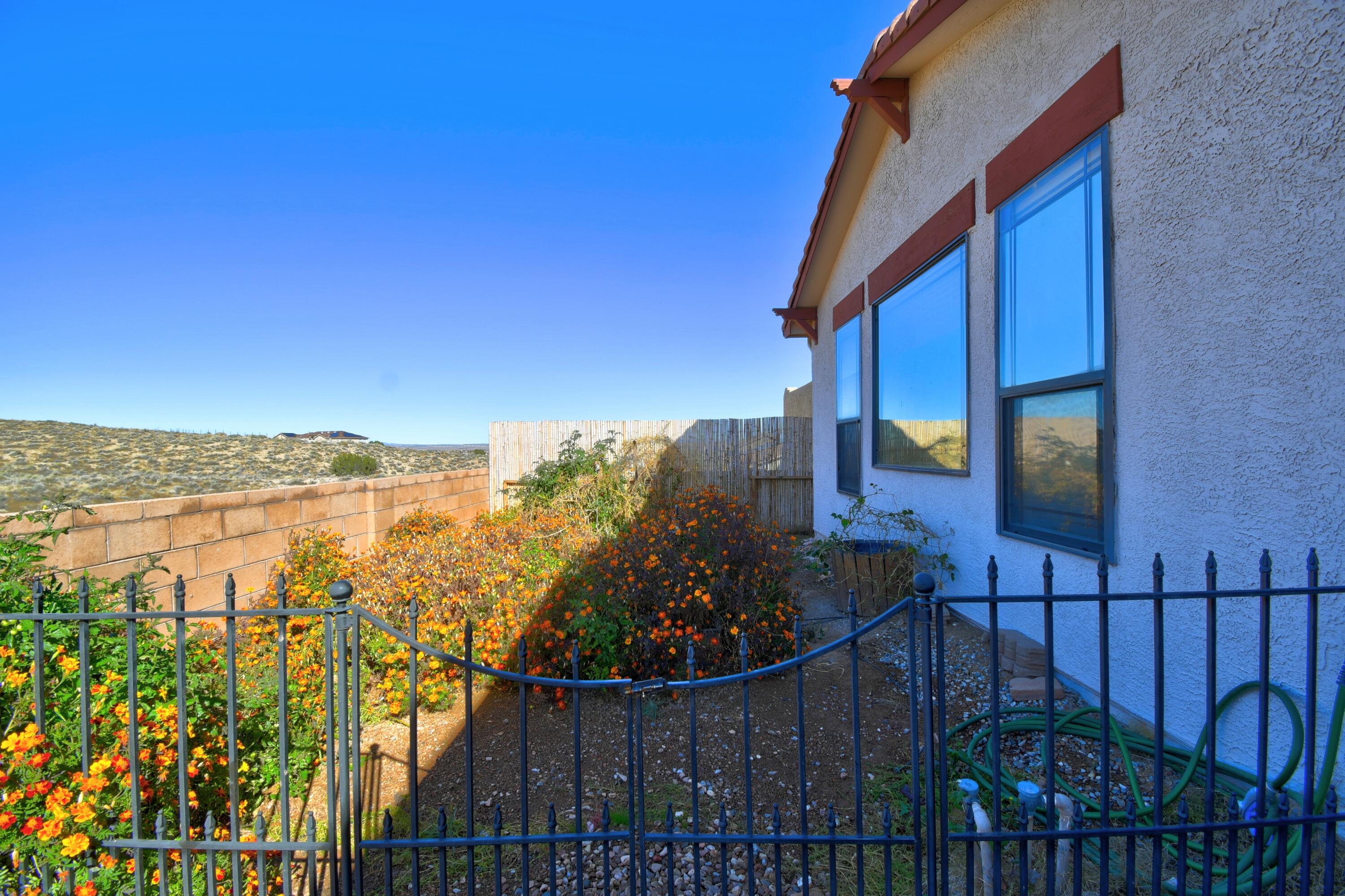 865 Loma Pinon Loop