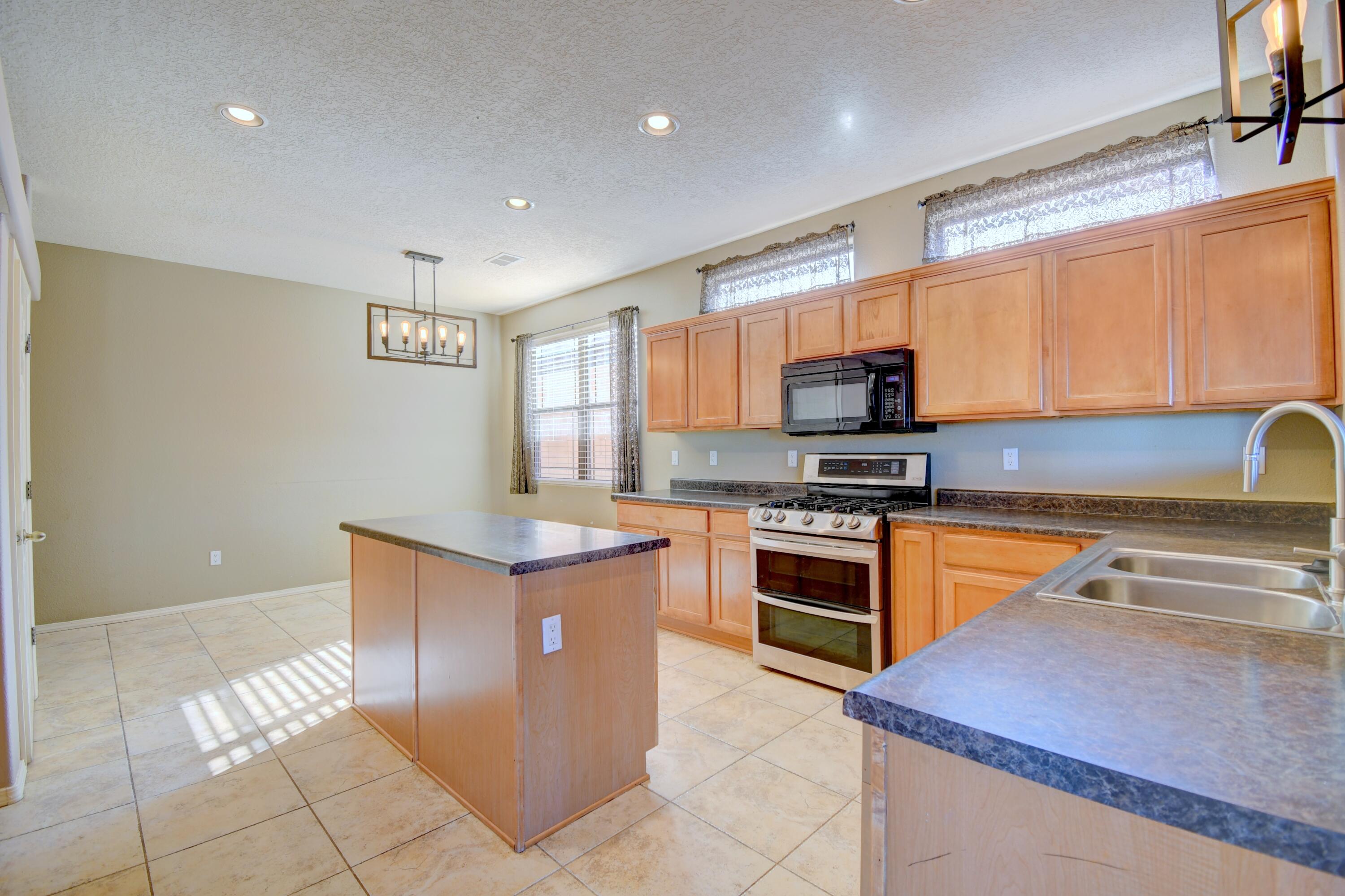 865 Loma Pinon Loop