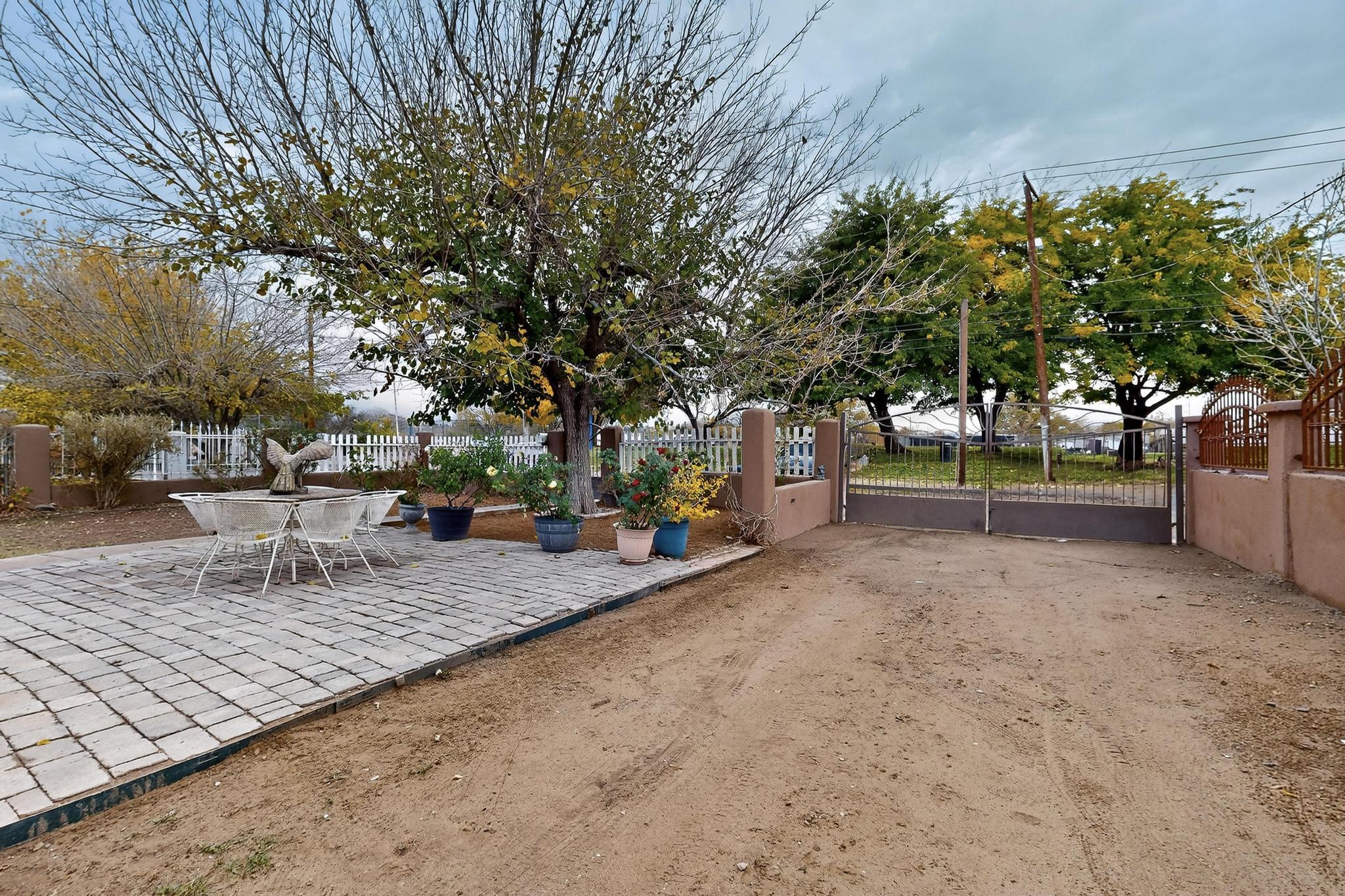 305 San Jose Avenue SE