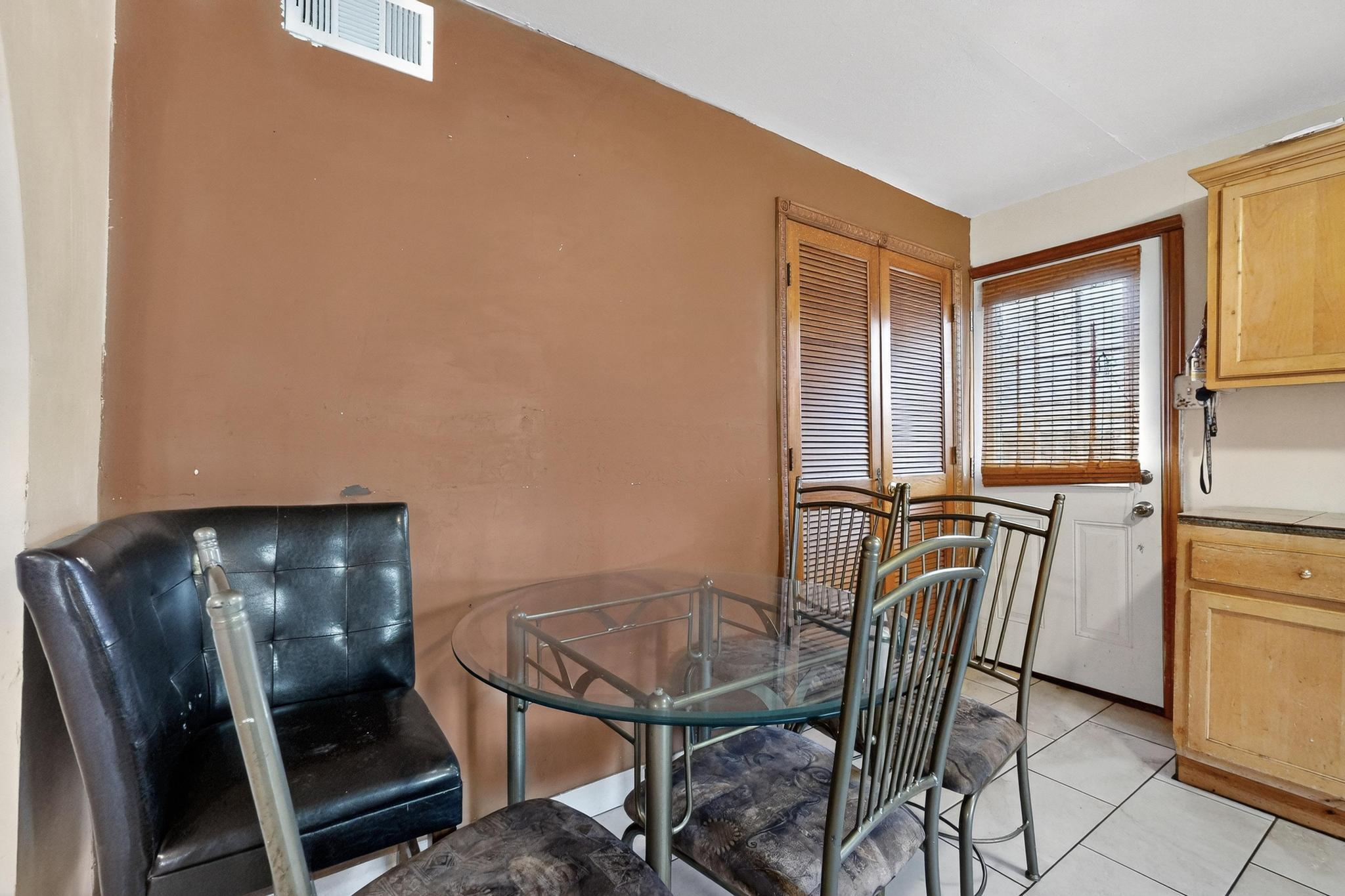 305 San Jose Avenue SE