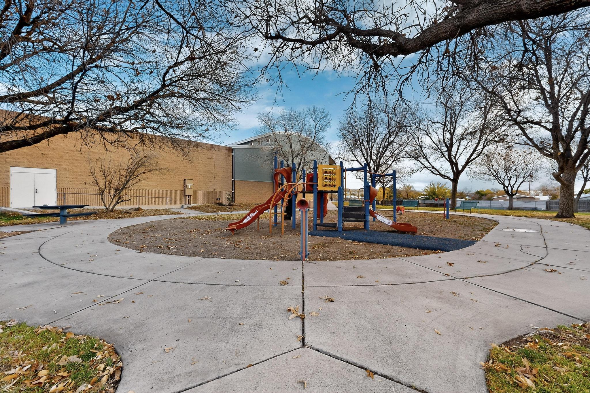 305 San Jose Avenue SE