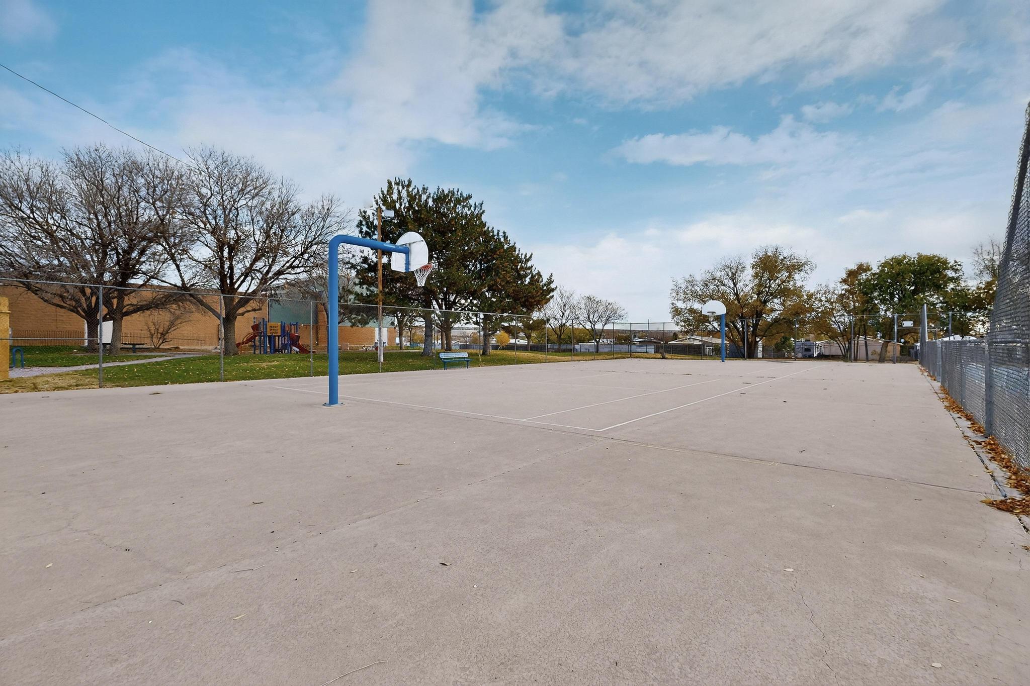 305 San Jose Avenue SE