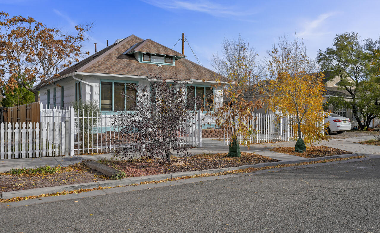 707 Slate Avenue NW