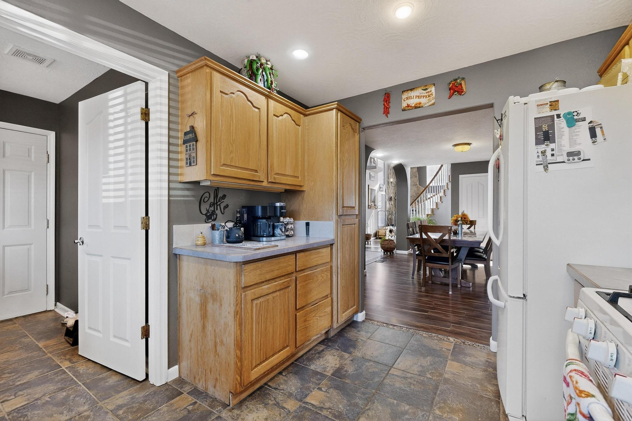 76 Edeal Road SE