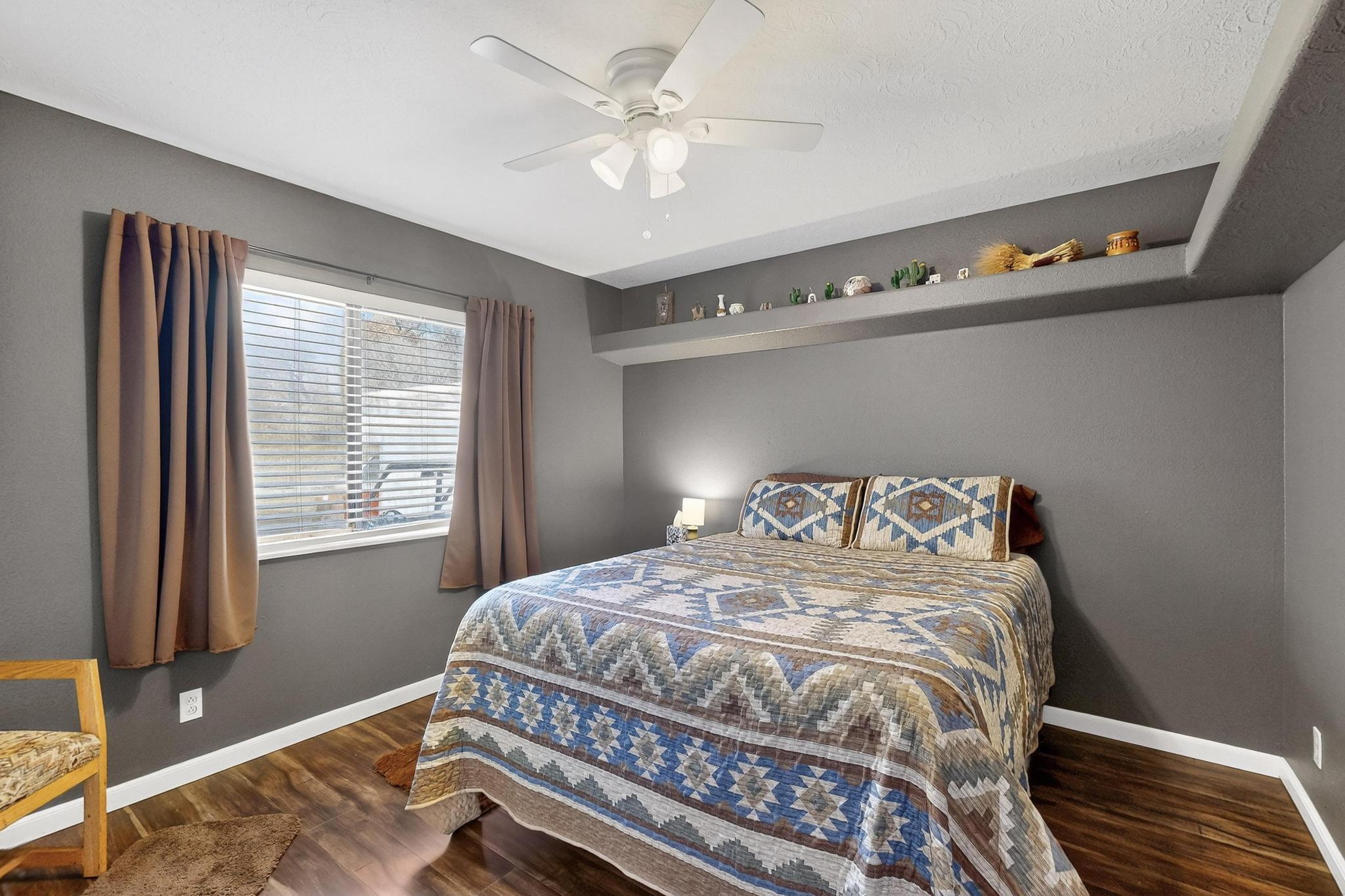 76 Edeal Road SE