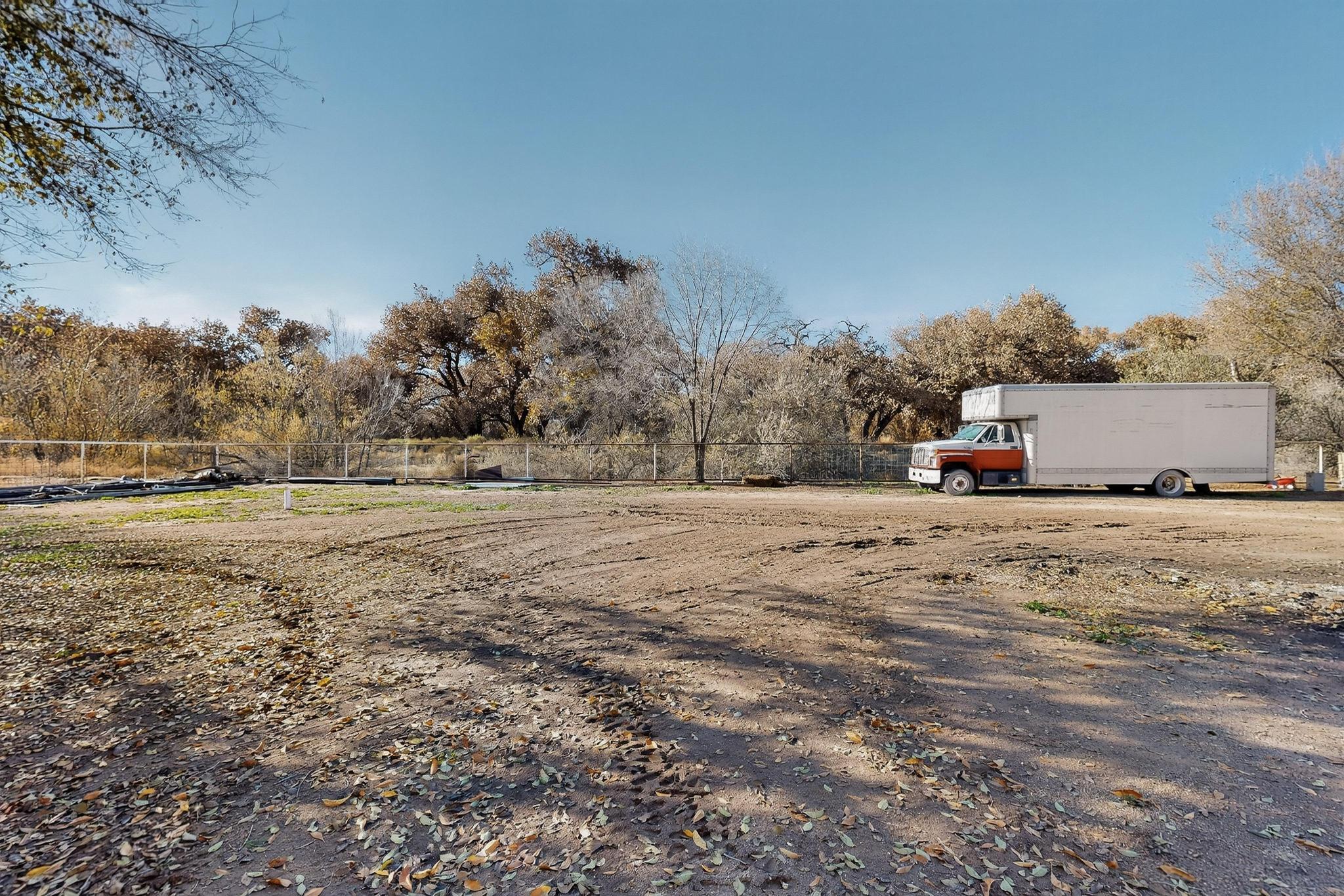 76 Edeal Road SE