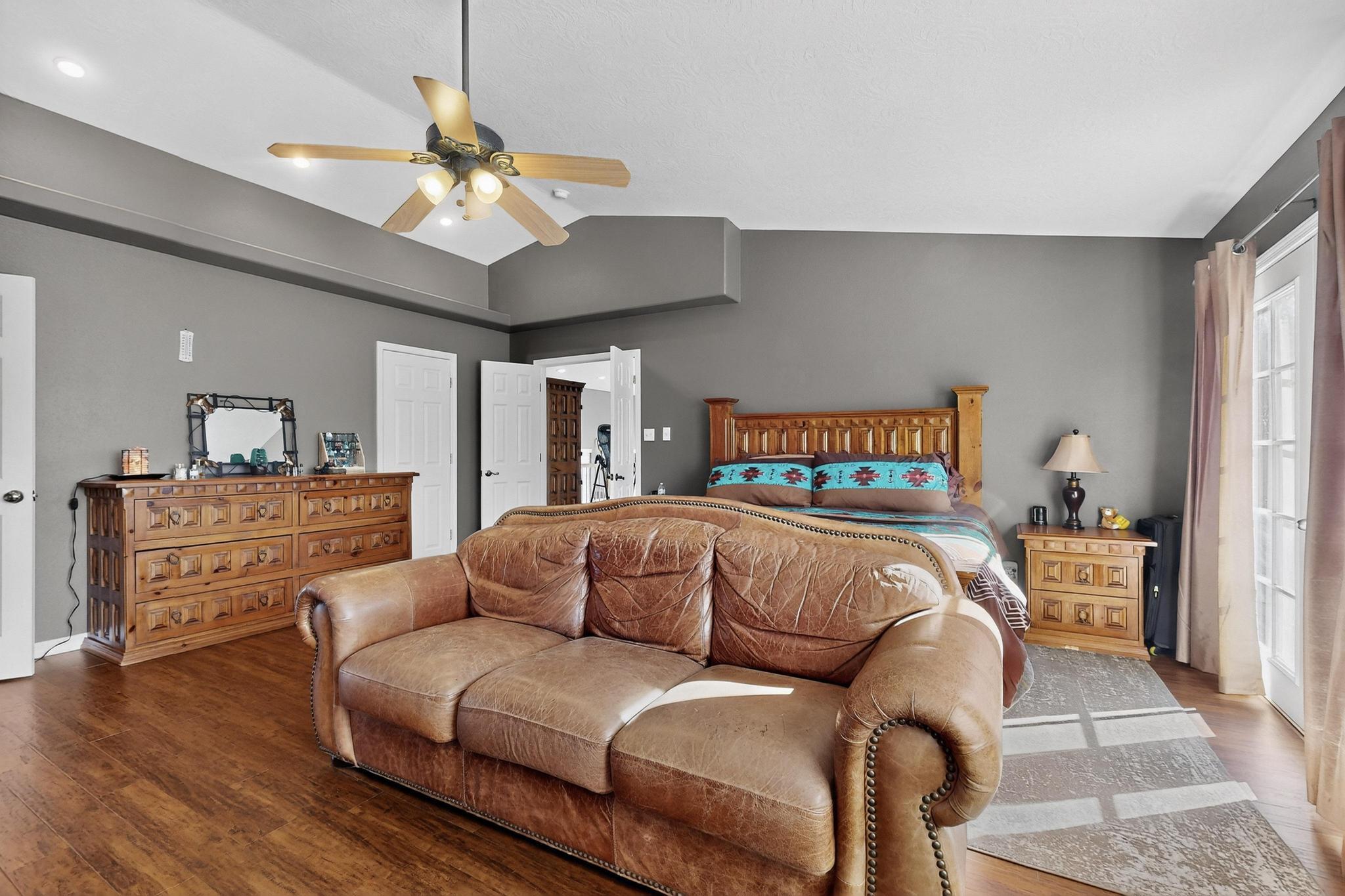 76 Edeal Road SE