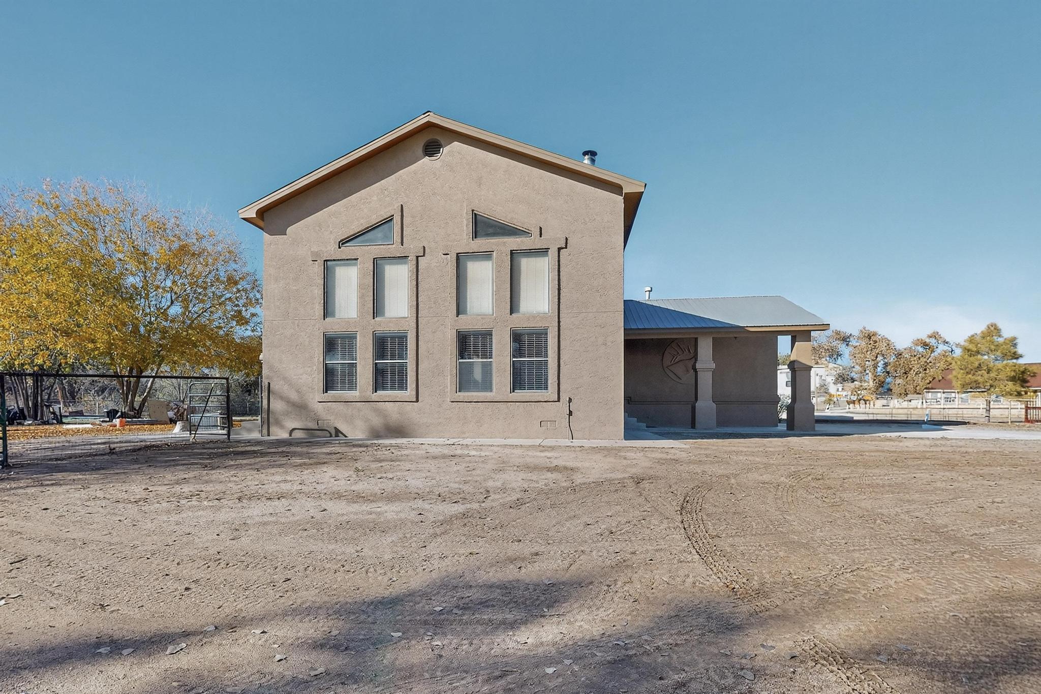 76 Edeal Road SE