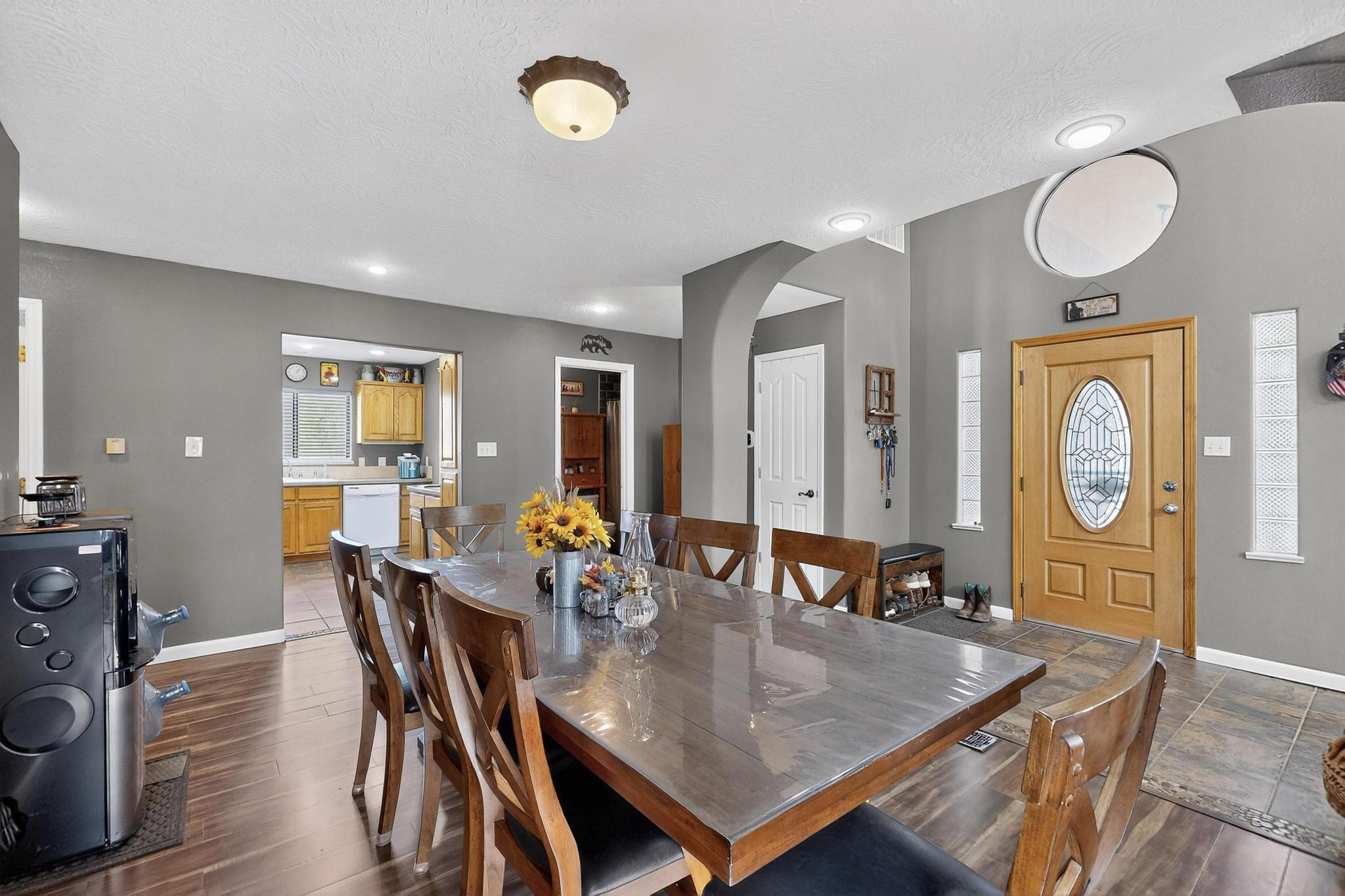 76 Edeal Road SE