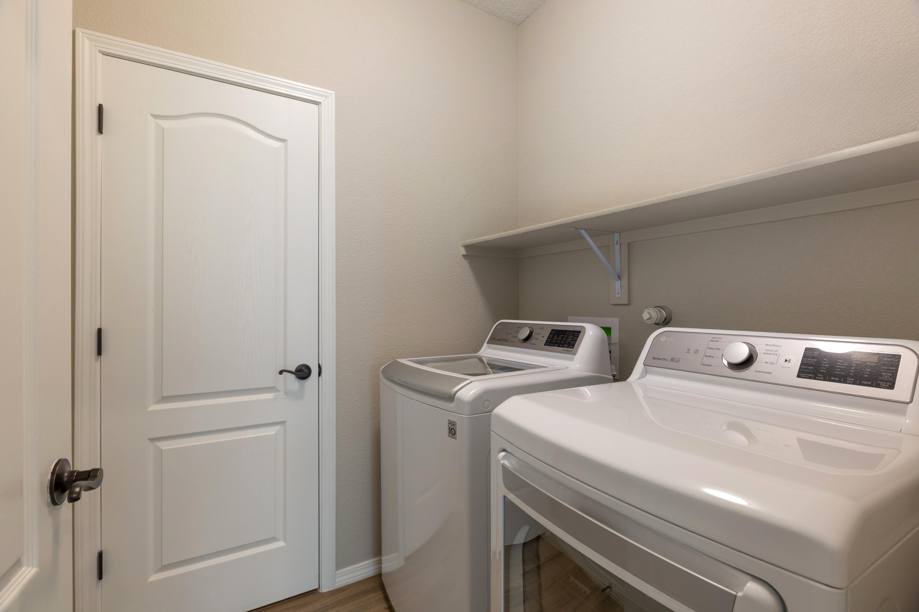 1605 Buffalo Brook Way NW