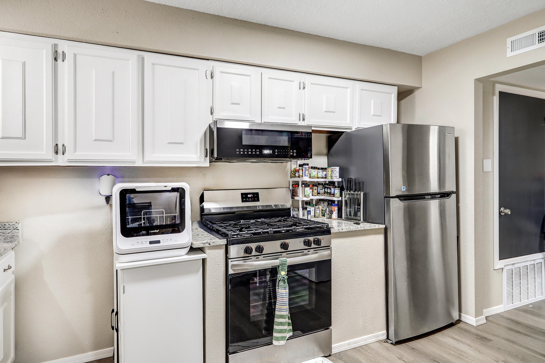 507 Gerald Chavez Lane NE